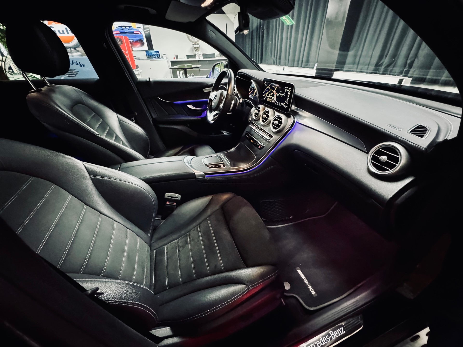 MERCEDES-BENZ GLC Coupé 200 AMG Line 4Matic 9G-Tronic-image-25