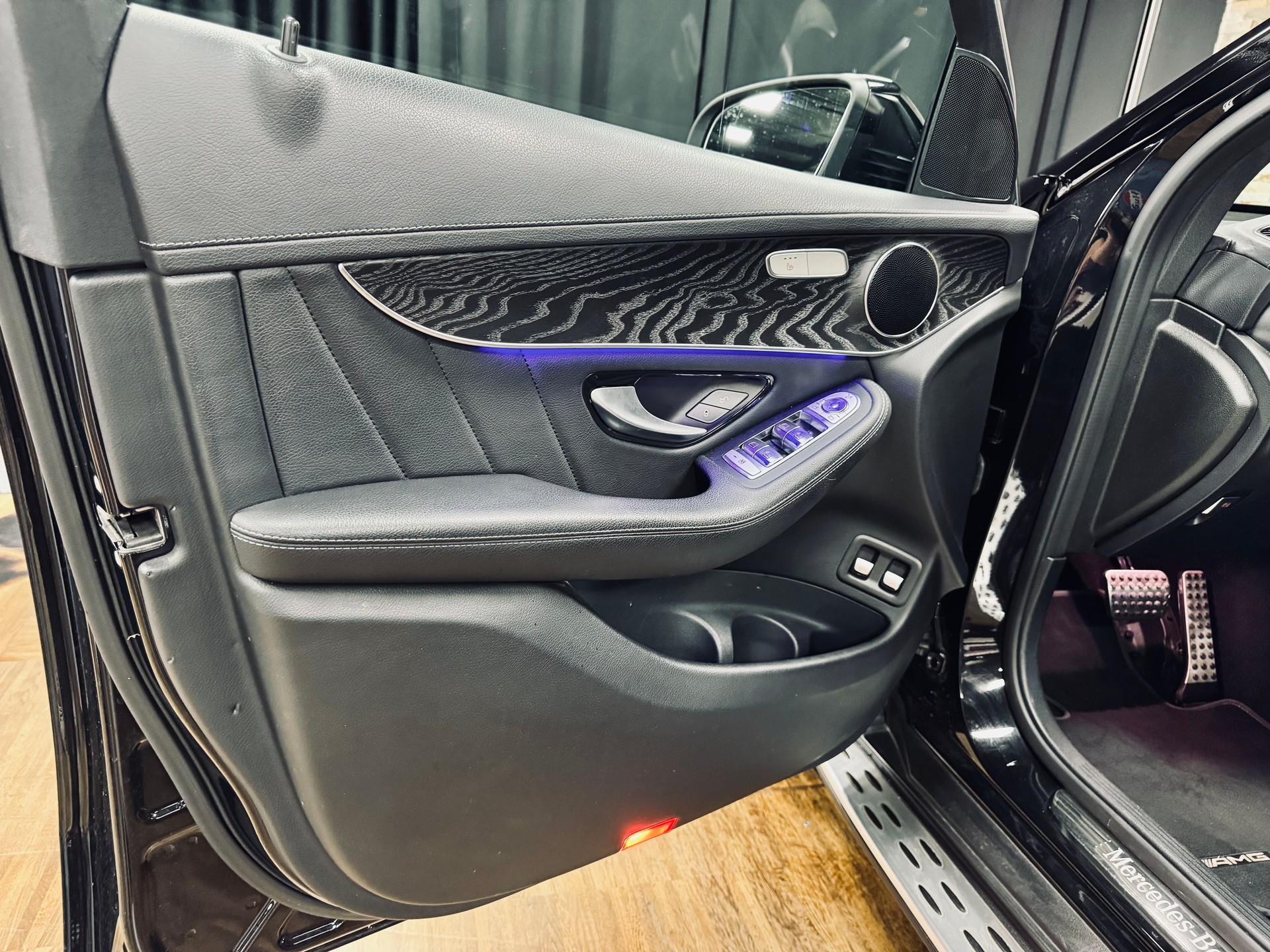 MERCEDES-BENZ GLC Coupé 200 AMG Line 4Matic 9G-Tronic-image-8