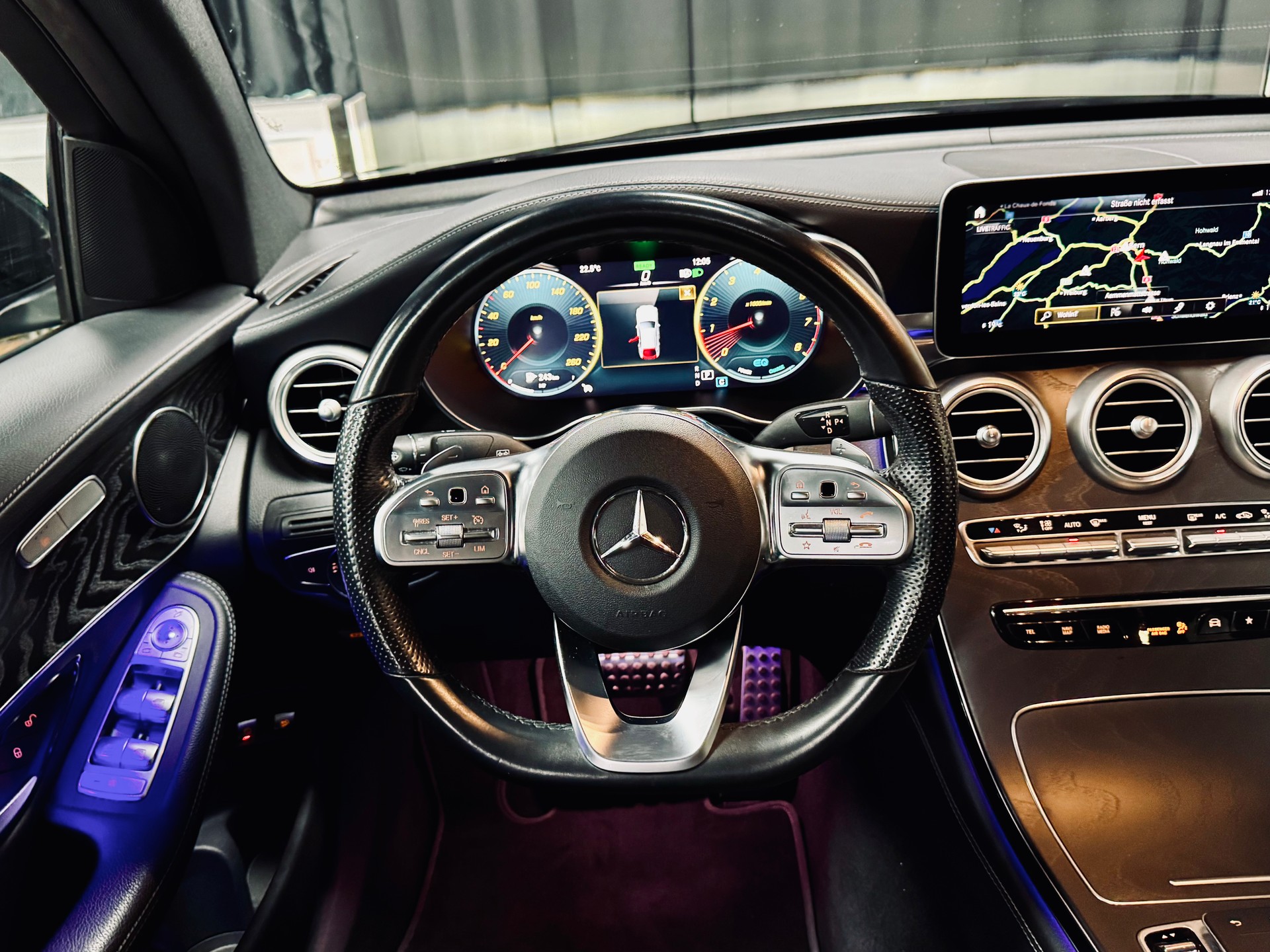 MERCEDES-BENZ GLC Coupé 200 AMG Line 4Matic 9G-Tronic-image-12