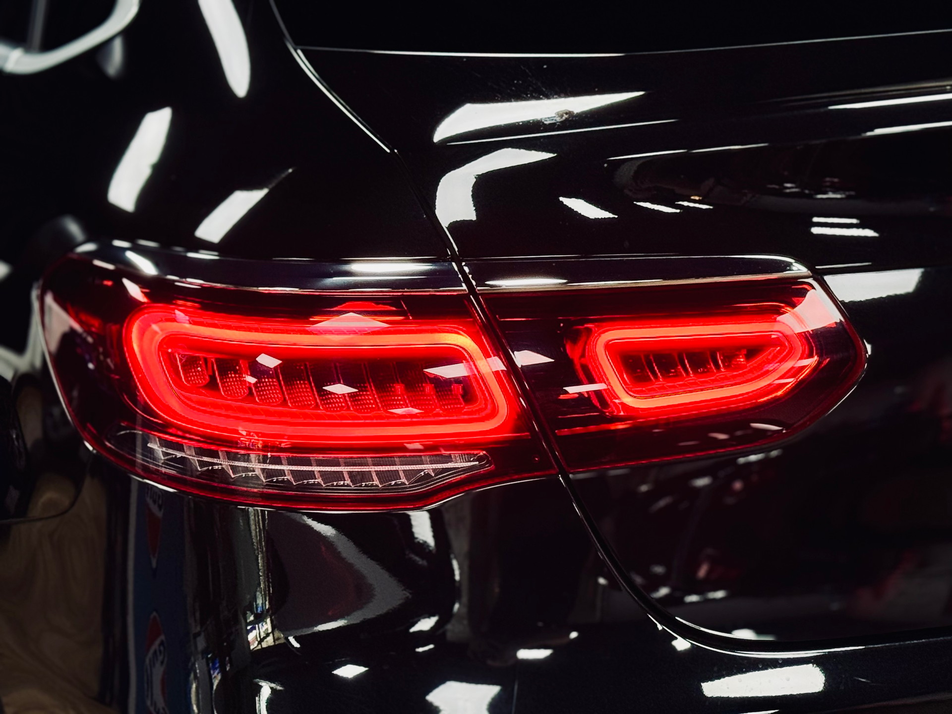 MERCEDES-BENZ GLC Coupé 200 AMG Line 4Matic 9G-Tronic-image-7