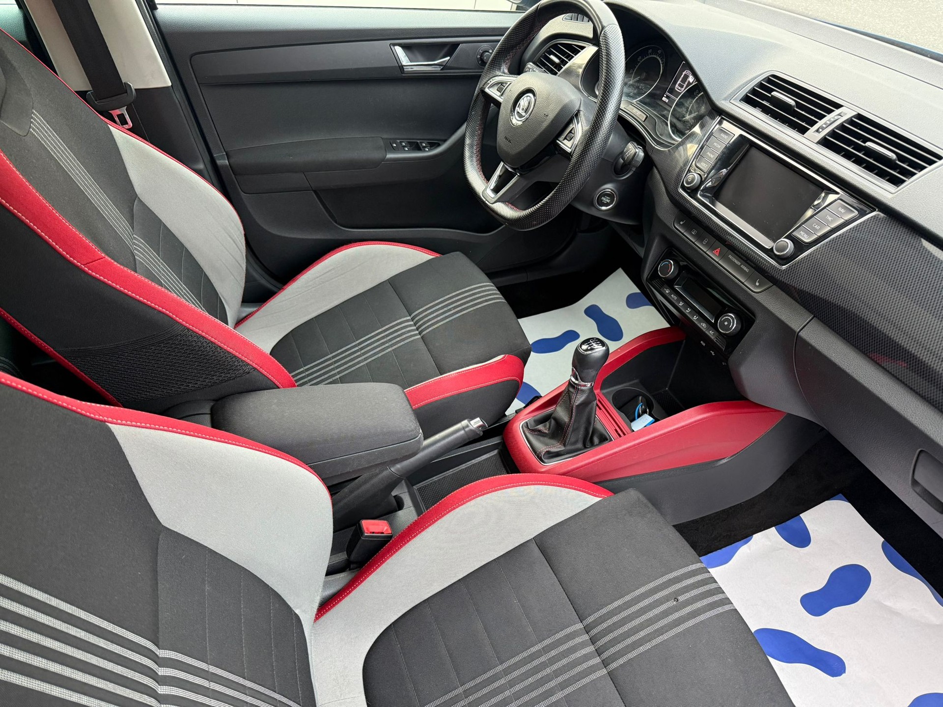 SKODA Fabia 1.2 TSI Monte Carlo-image-9