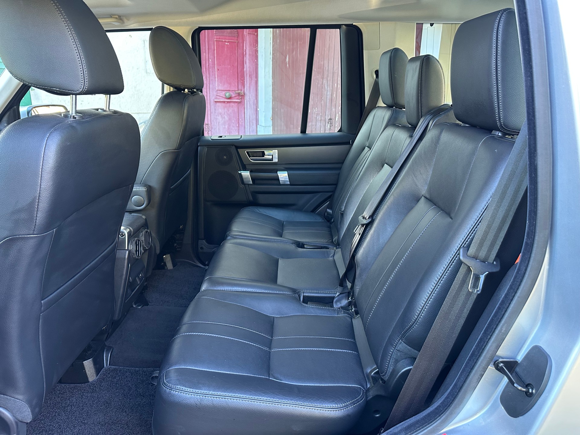LAND ROVER Discovery 3.0 SDV6 HSE Automatic-image-6
