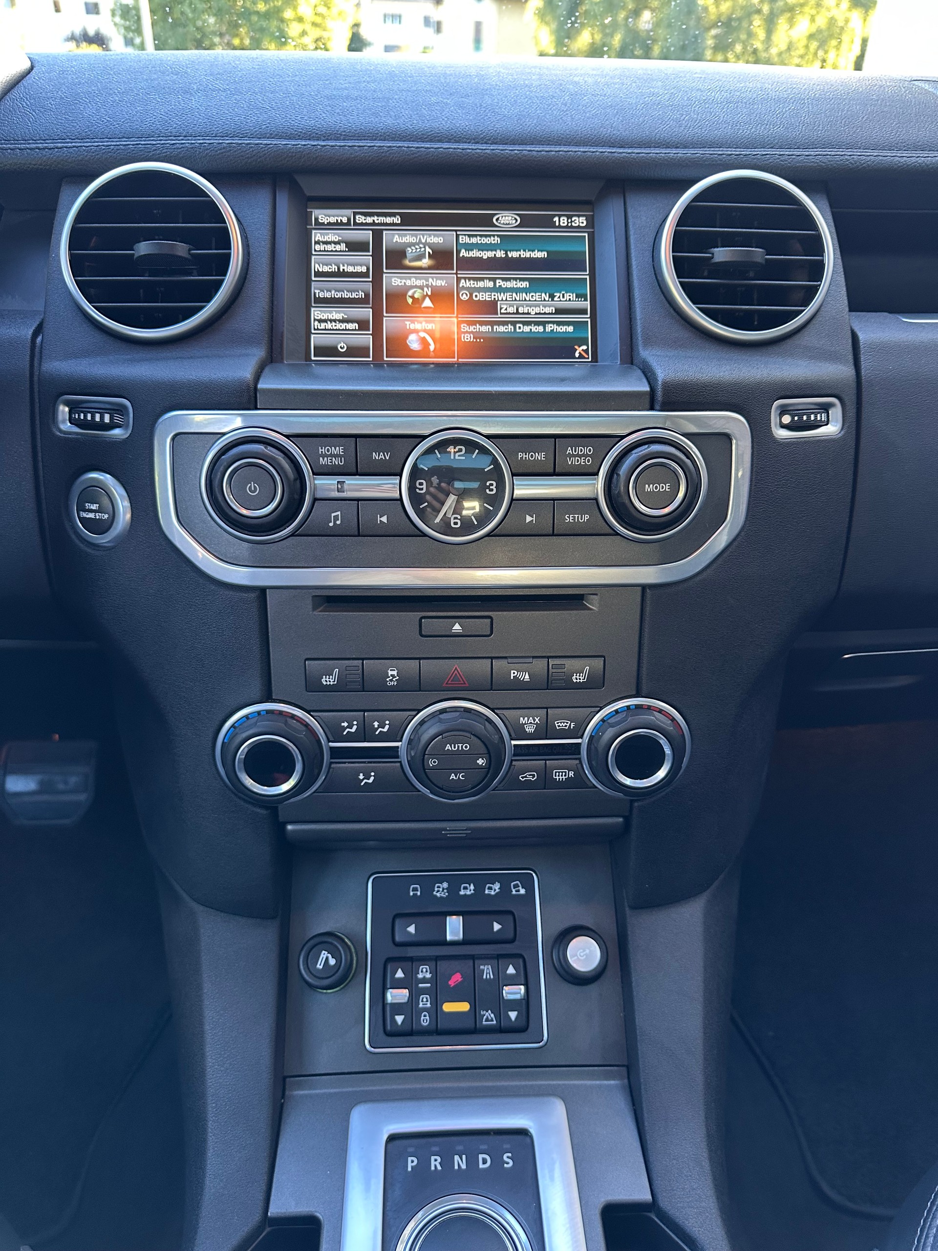 LAND ROVER Discovery 3.0 SDV6 HSE Automatic-image-8