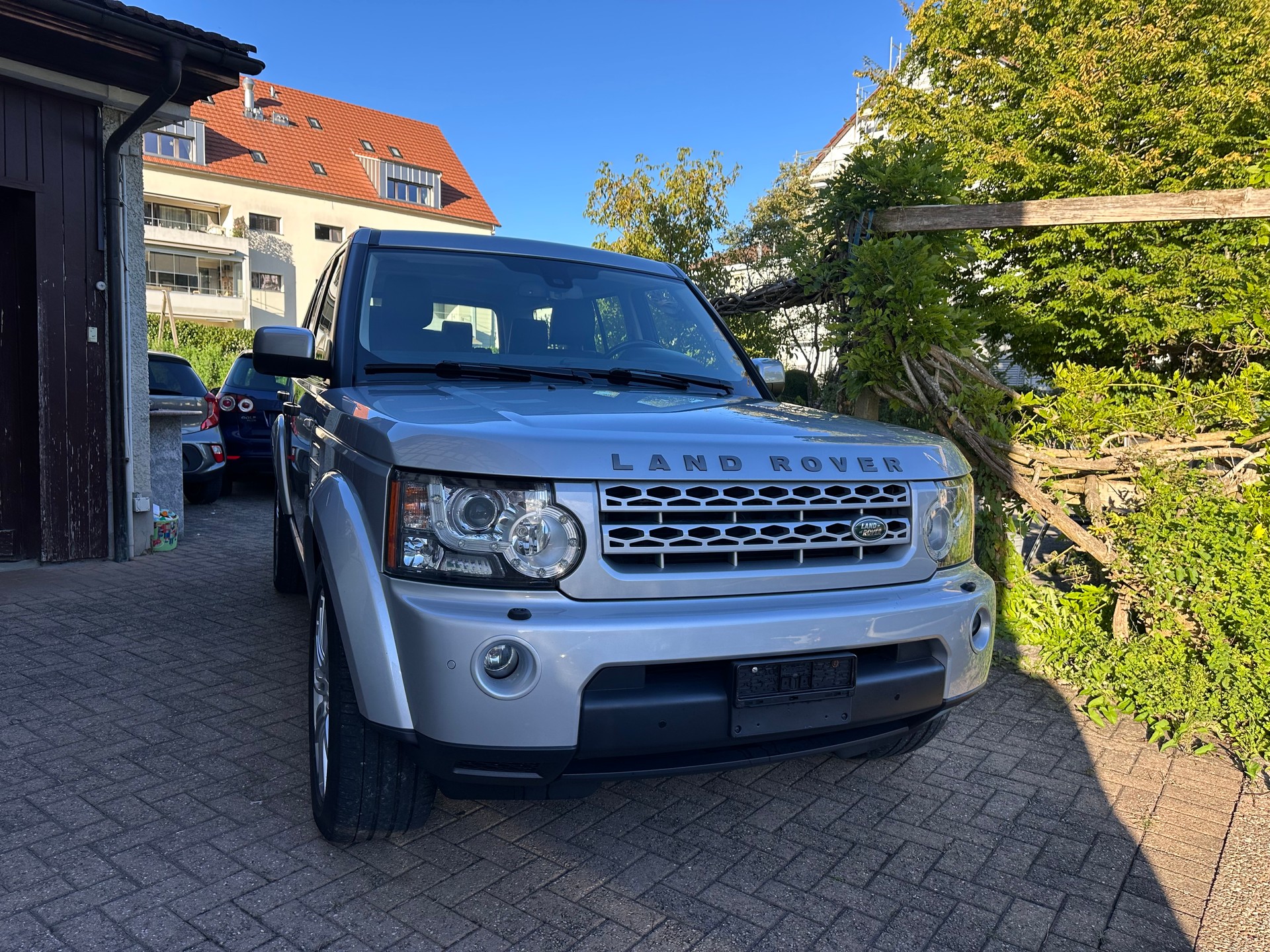LAND ROVER Discovery 3.0 SDV6 HSE Automatic-image-1