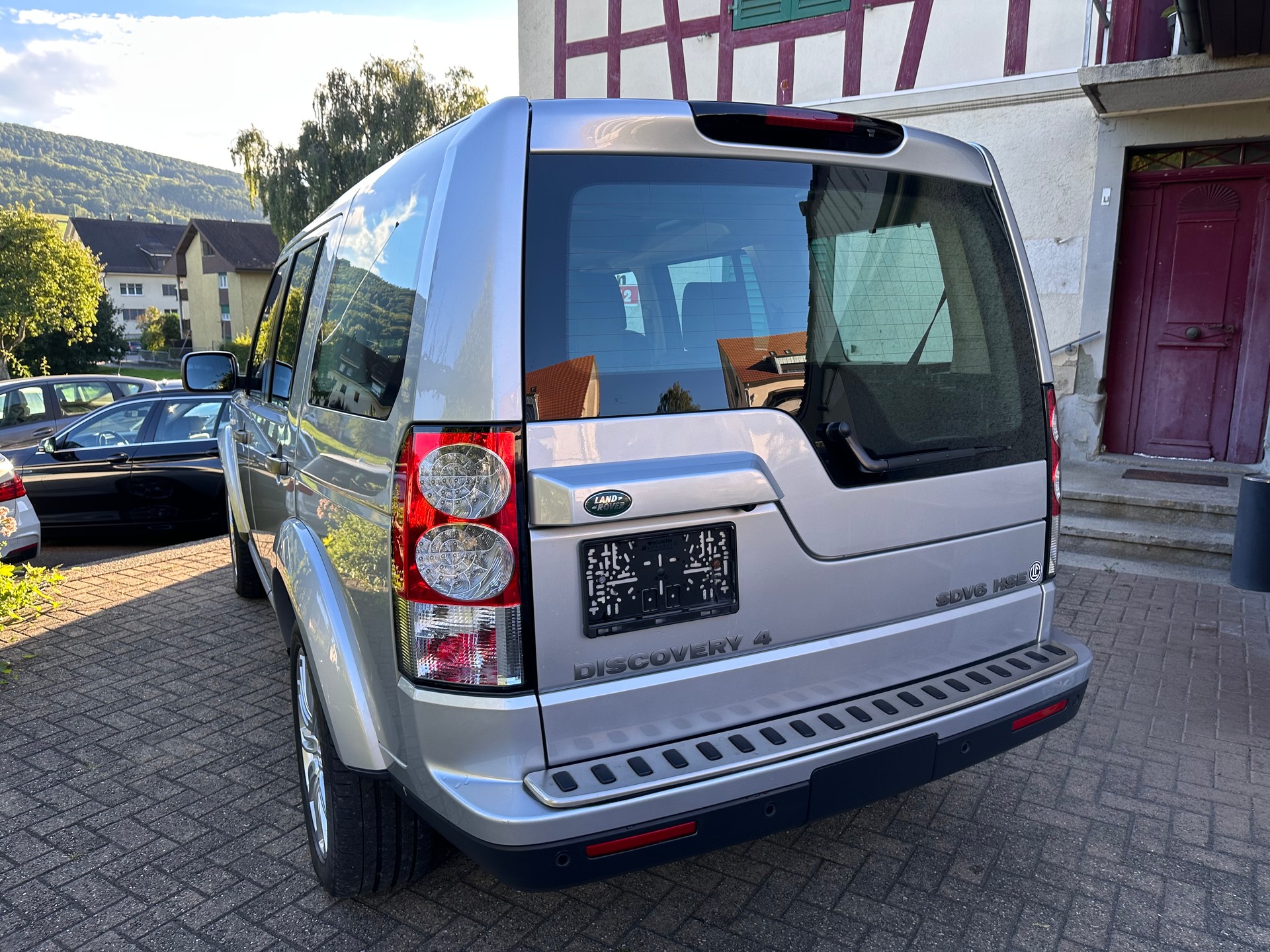 LAND ROVER Discovery 3.0 SDV6 HSE Automatic-image-3