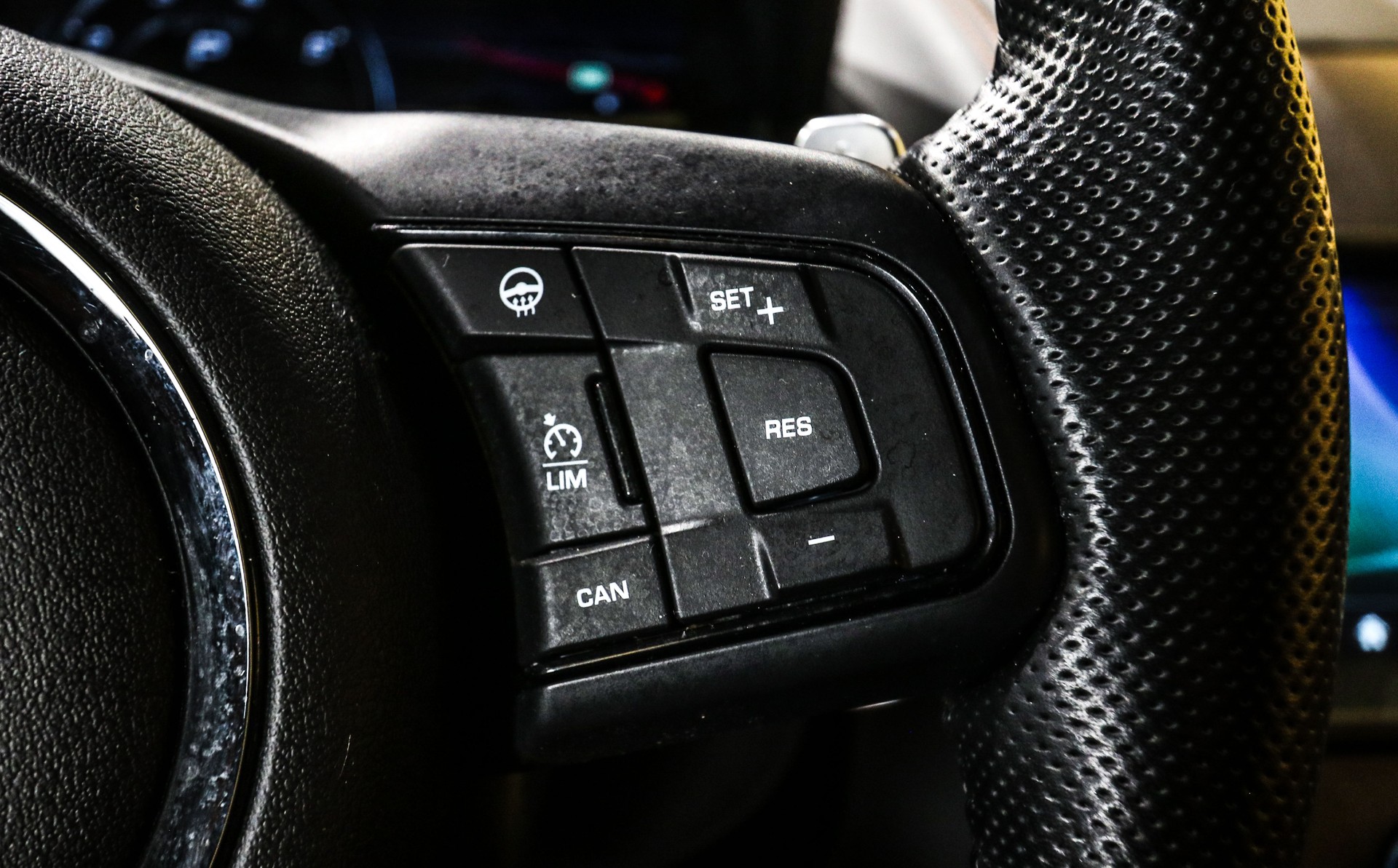 JAGUAR F-Type R Coupé 5.0 V8 S/C AWD 575ps-image-17