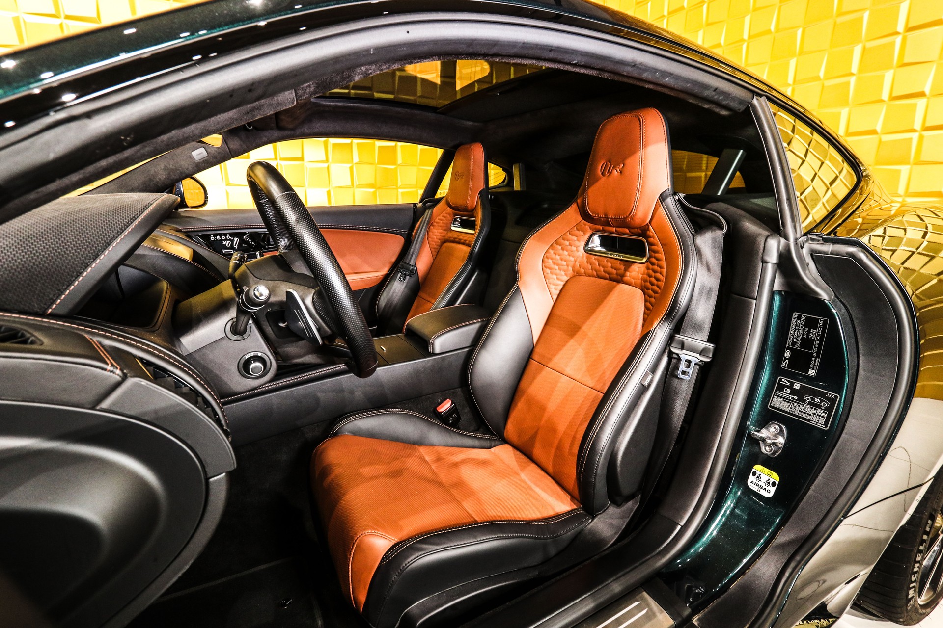 JAGUAR F-Type R Coupé 5.0 V8 S/C AWD 575ps-image-9
