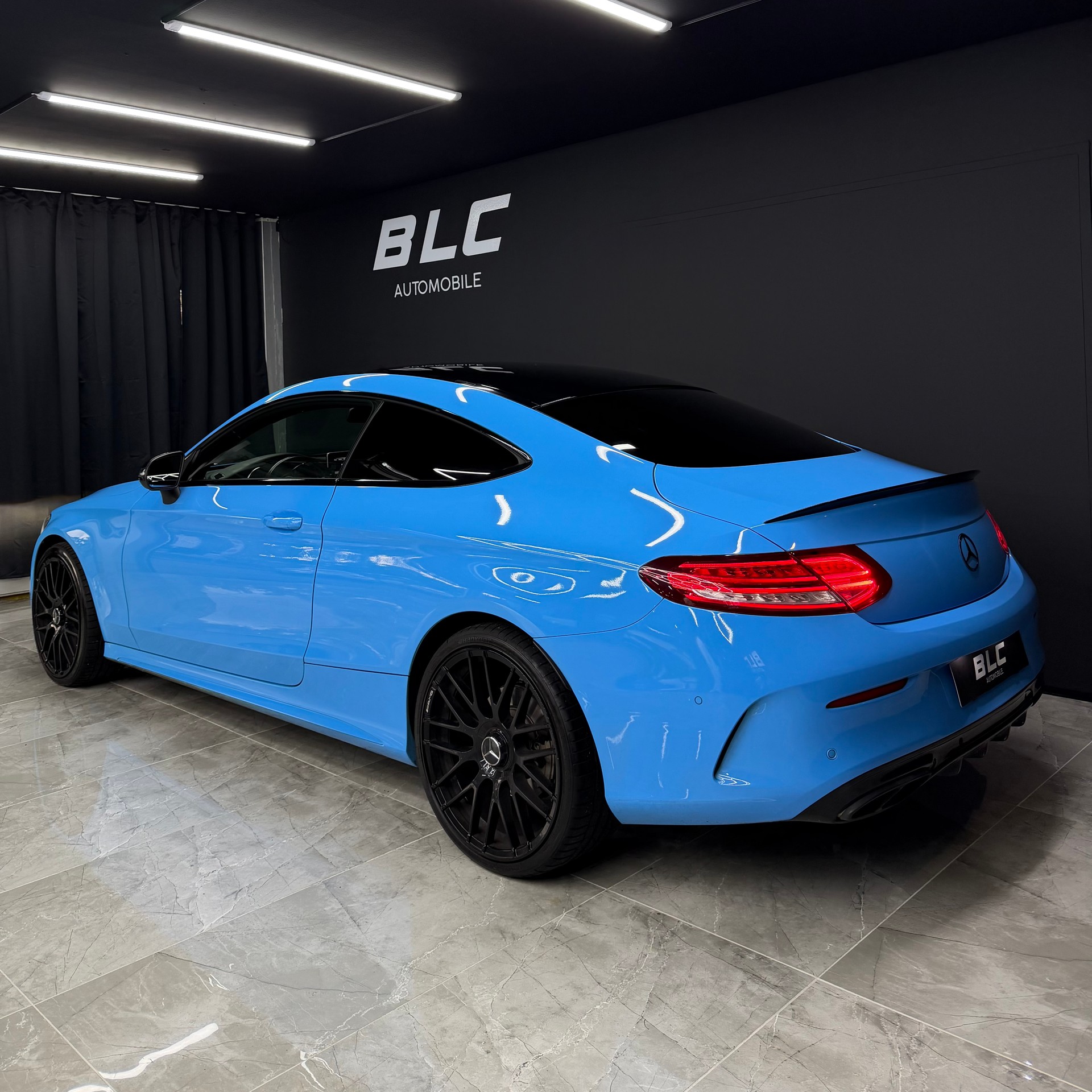 MERCEDES-BENZ C 300 AMG Line Coupé 7G-tronic-image-4