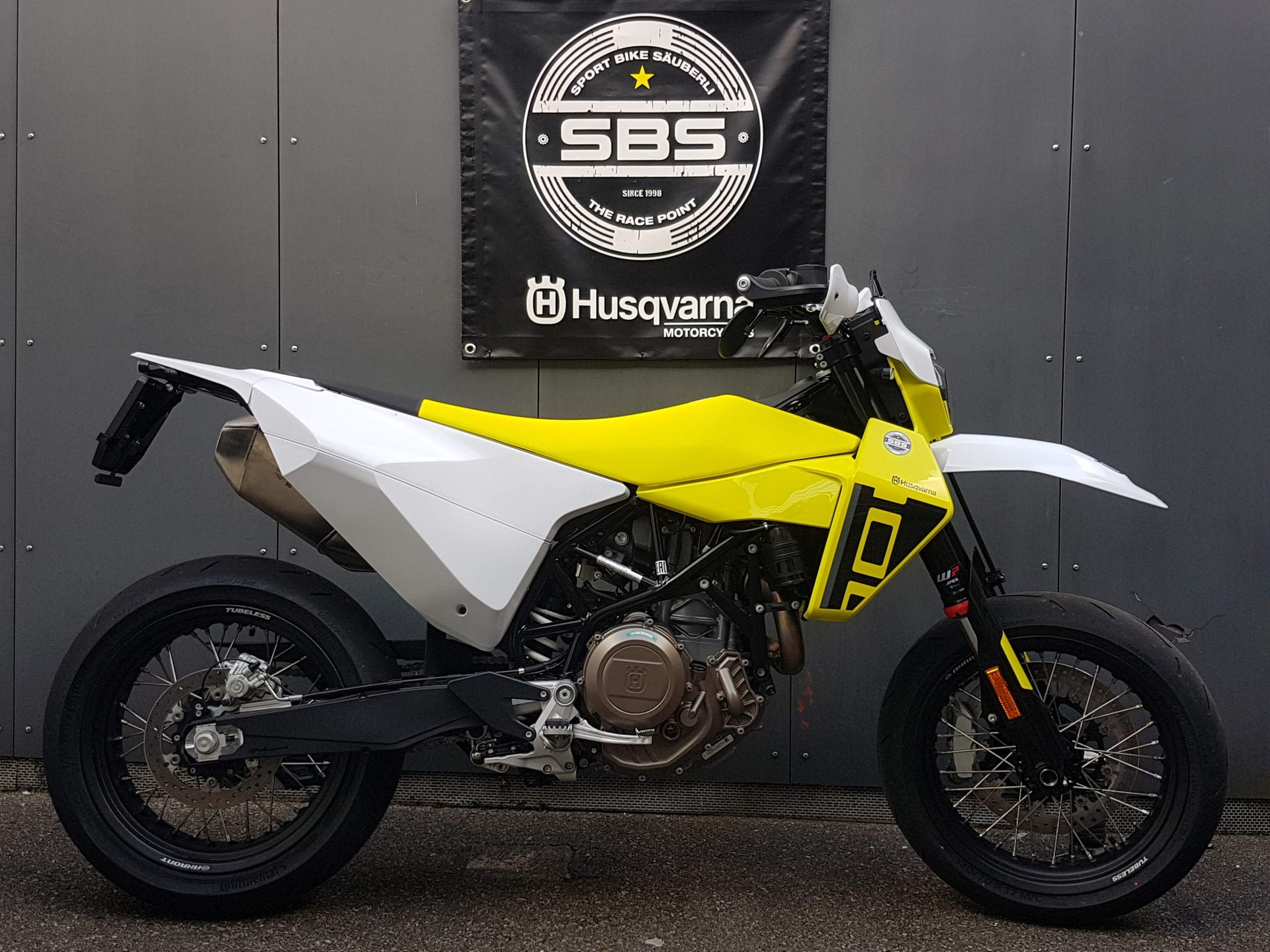 HUSQVARNA 701 Supermoto