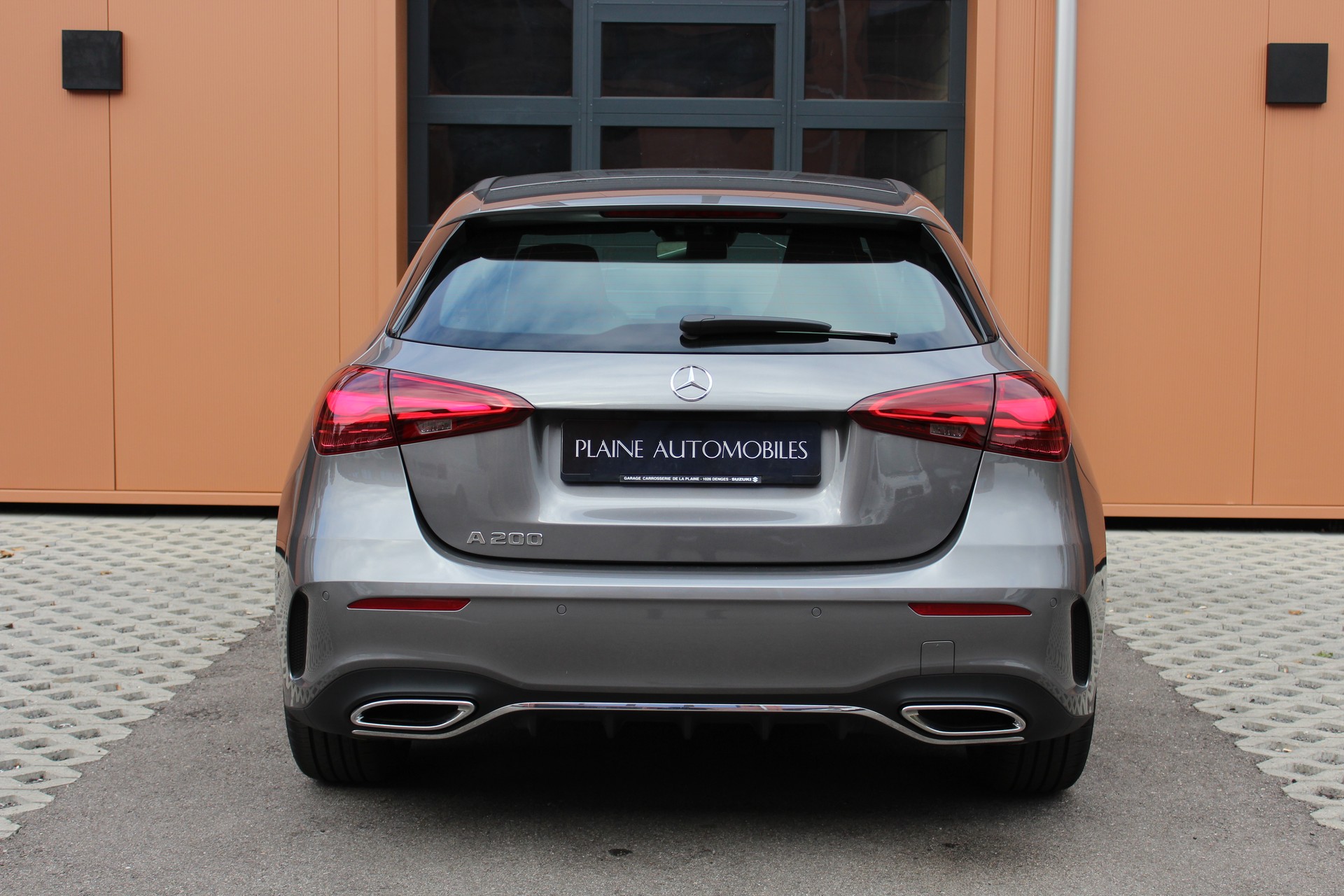 MERCEDES-BENZ A 200 7G-DCT AMG Line Facelift - " Caméra * Jantes 18' * Tempomat Adaptatif * Aides à la conduite"-image-7