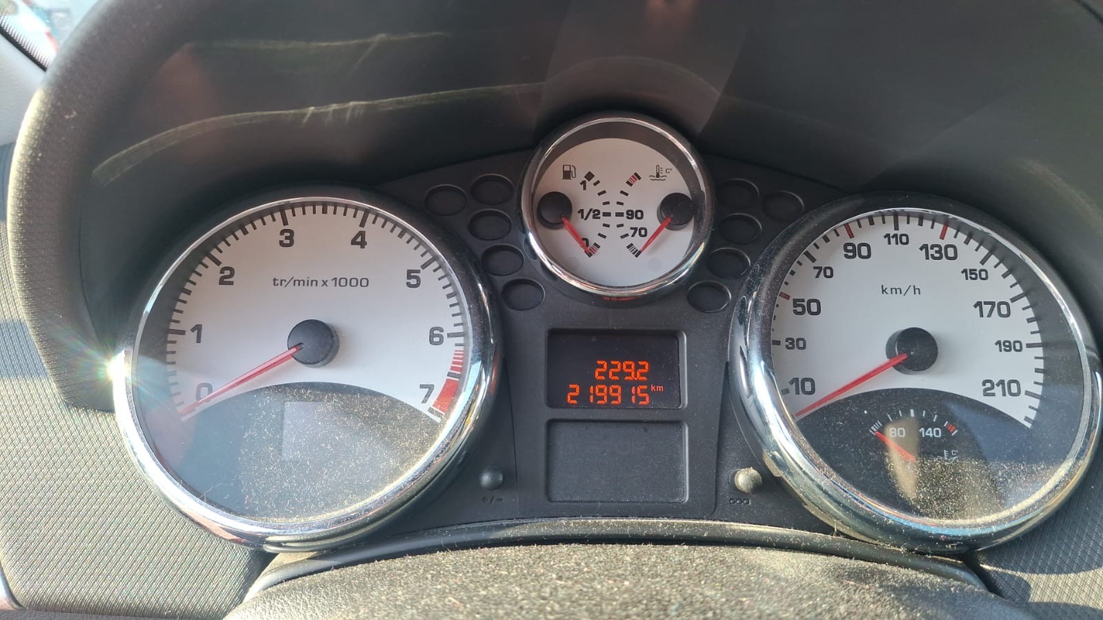 PEUGEOT 207 SW 1.6 16V Trendy Automatic-image-5