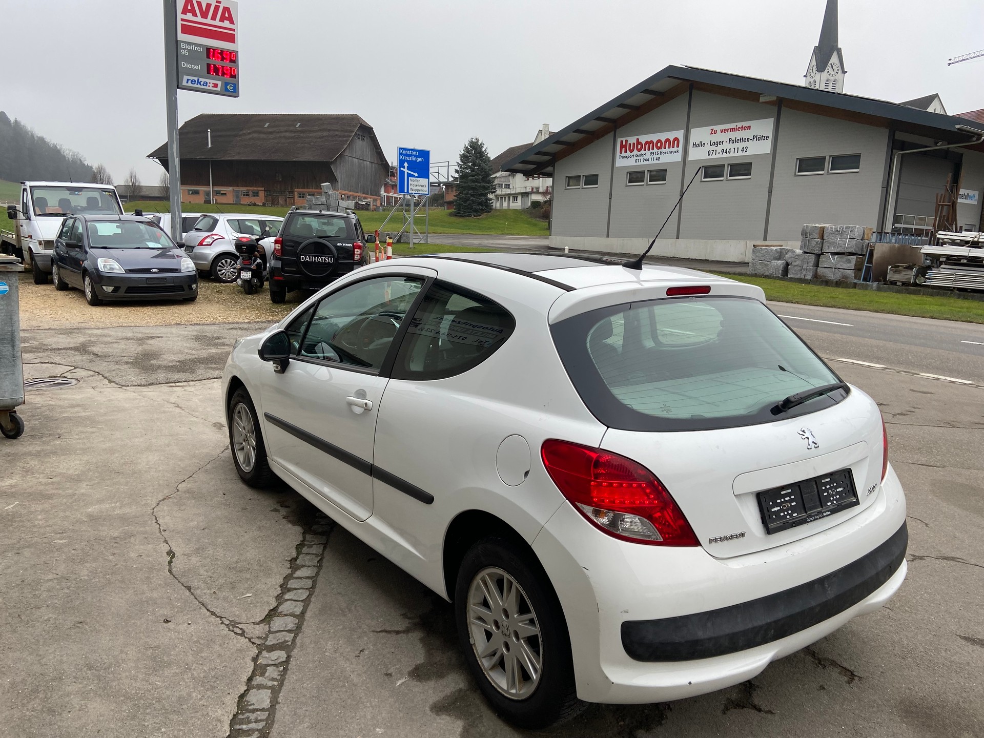 PEUGEOT 207 1.4 Swiss Edition-image-3