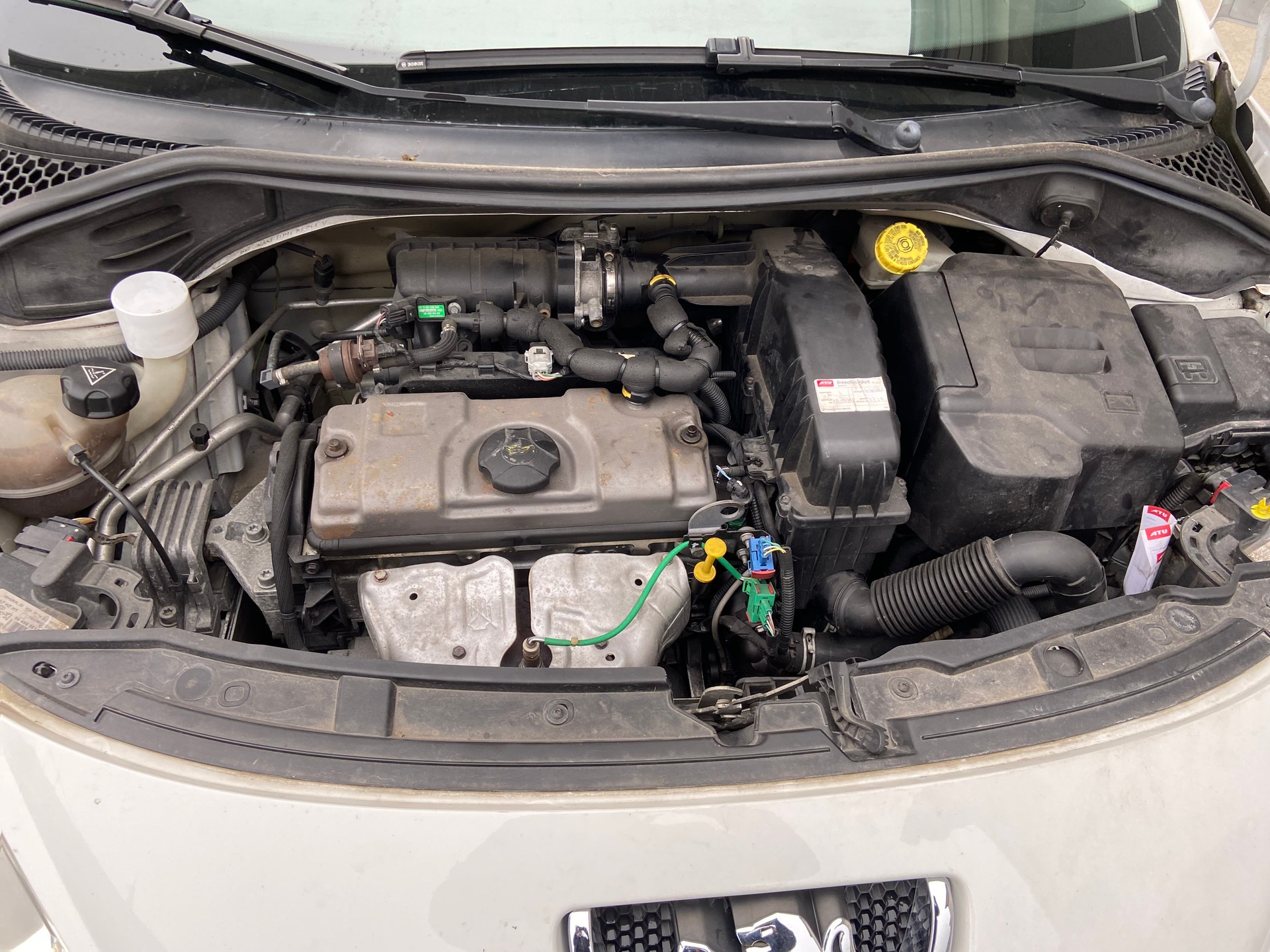 PEUGEOT 207 1.4 Swiss Edition-image-11