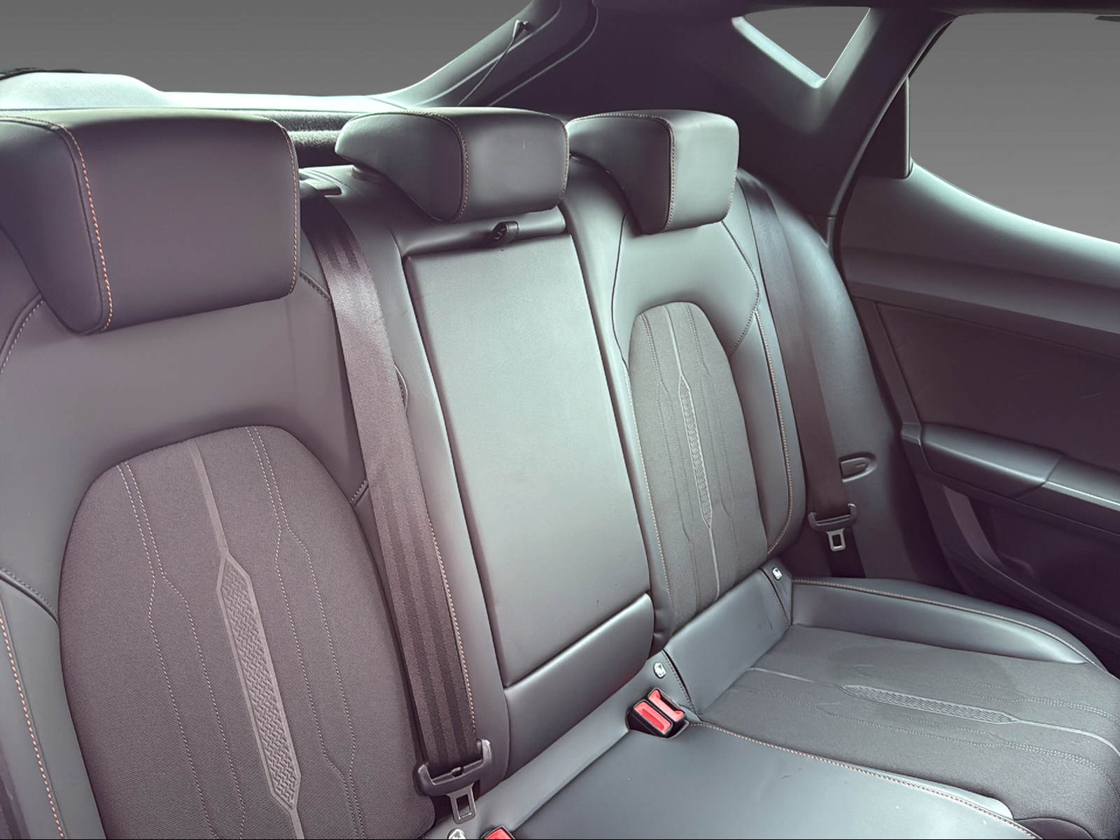 CUPRA Leon 1.4 eHybrid DSG-image-8