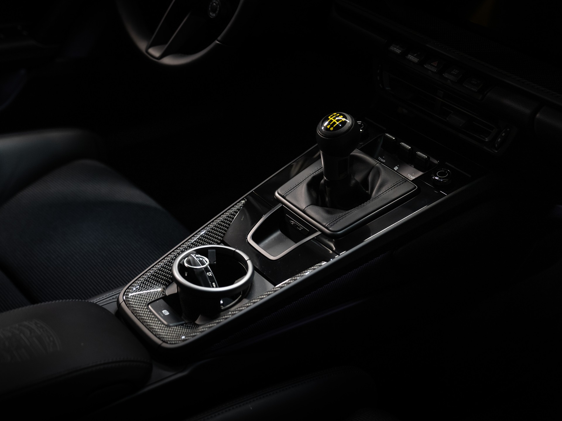 PORSCHE 911 GT3 Touring-image-10