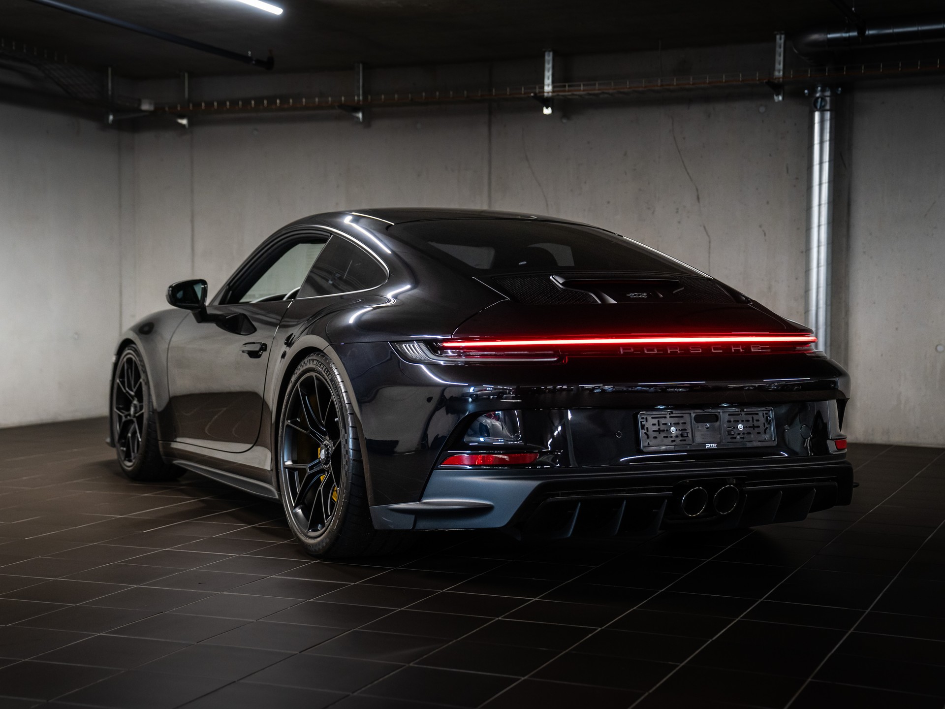 PORSCHE 911 GT3 Touring-image-0