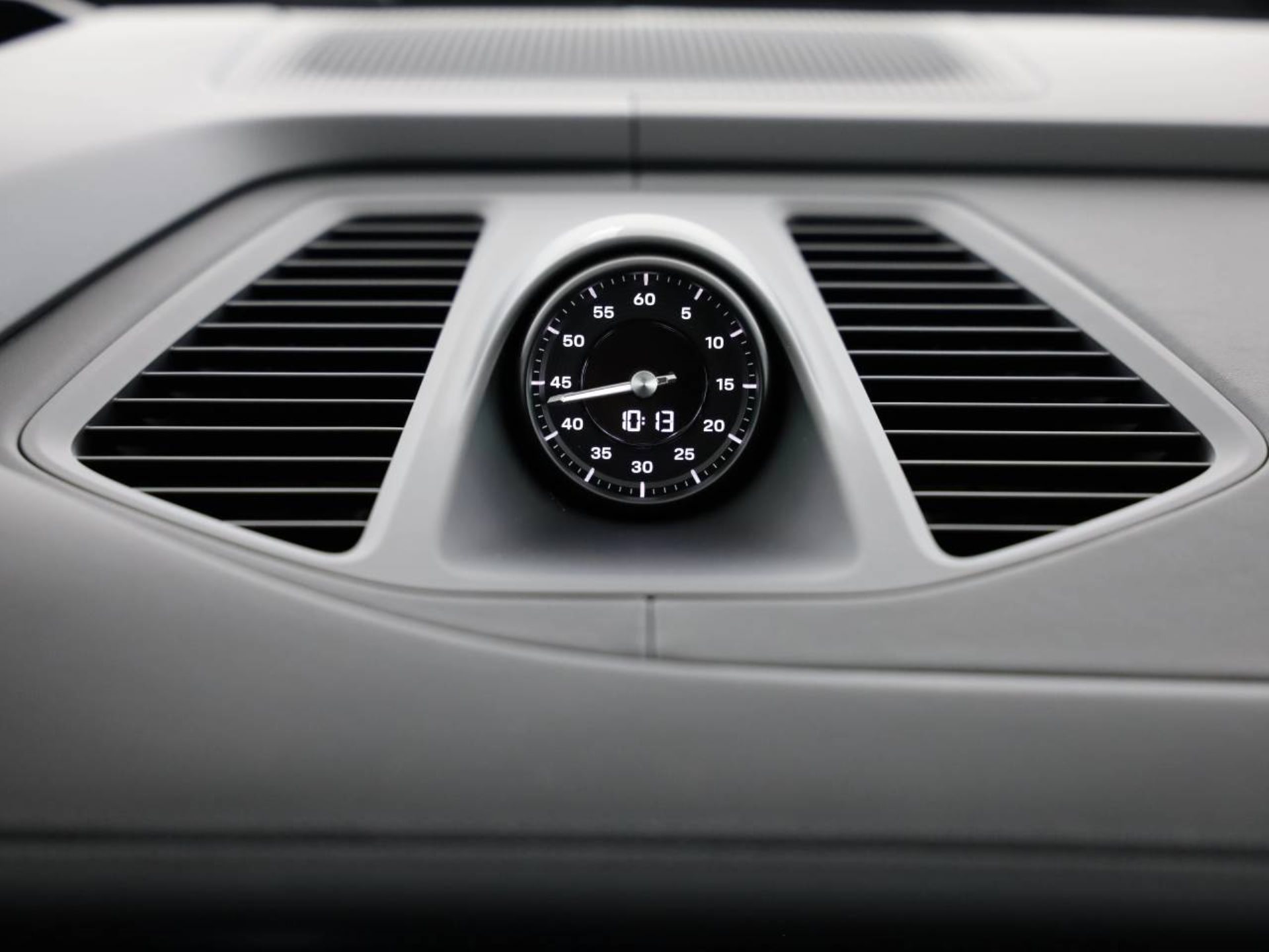 PORSCHE Macan 4S-image-11