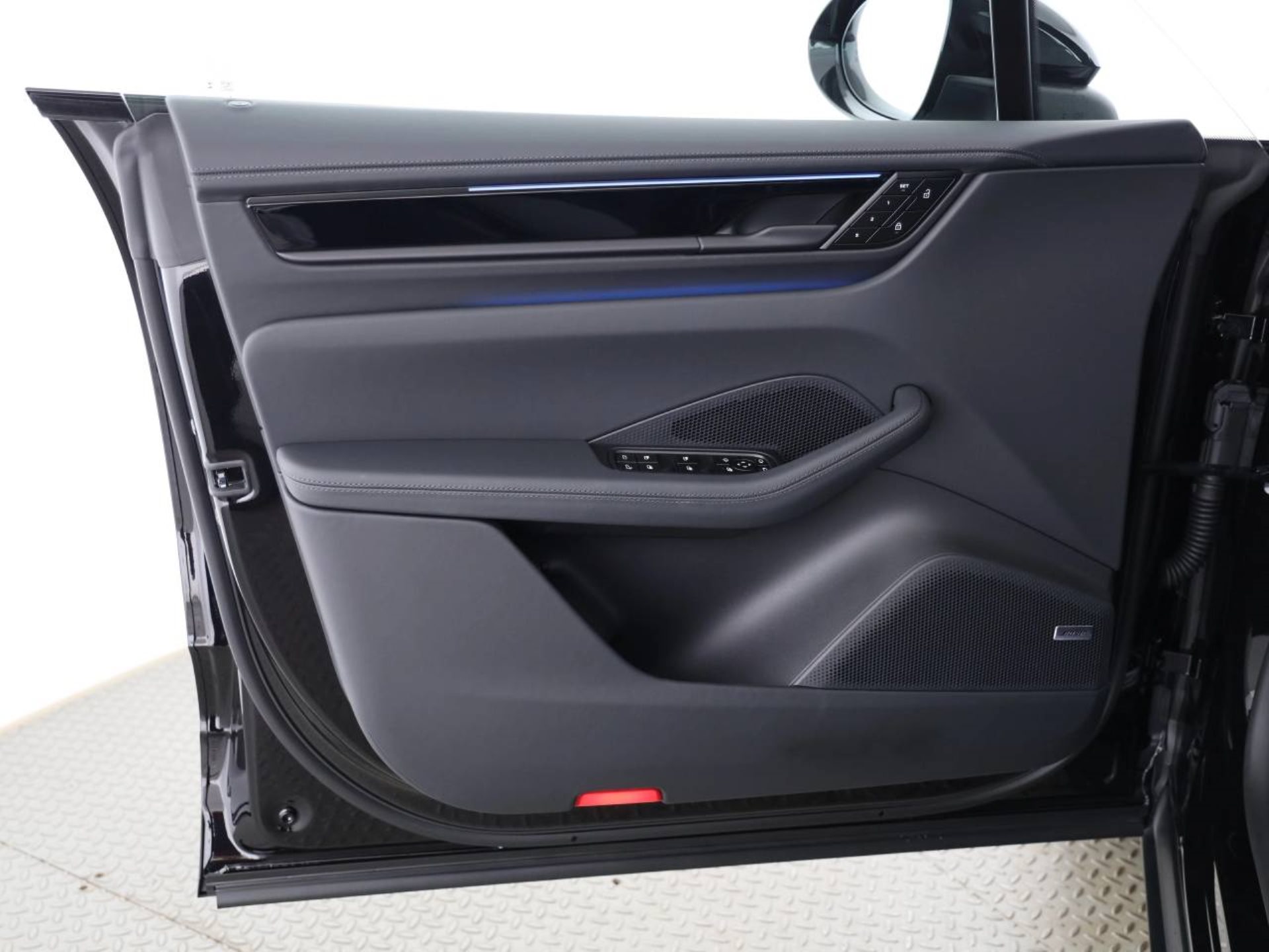 PORSCHE Macan 4S-image-17