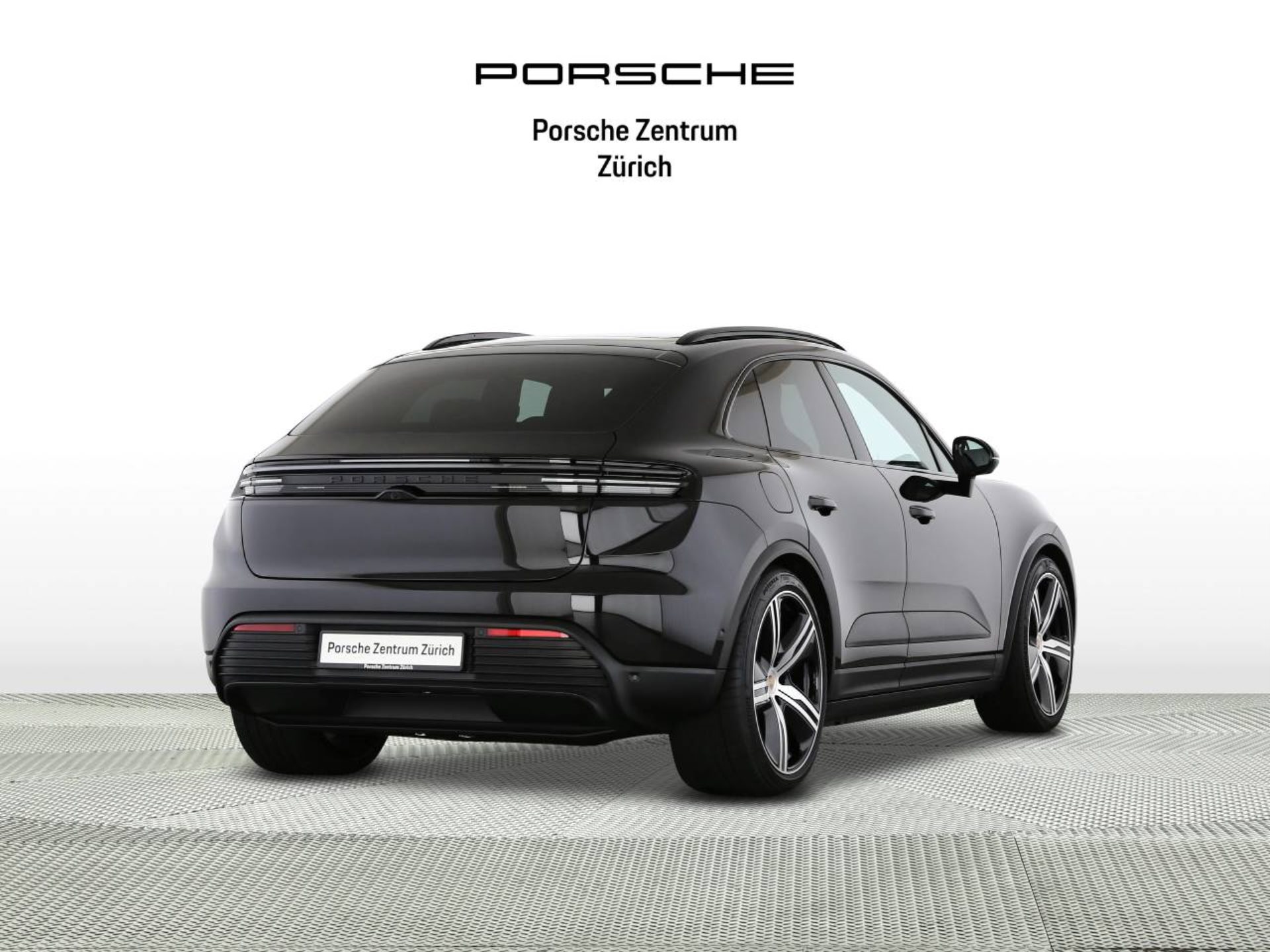 PORSCHE Macan 4S-image-2