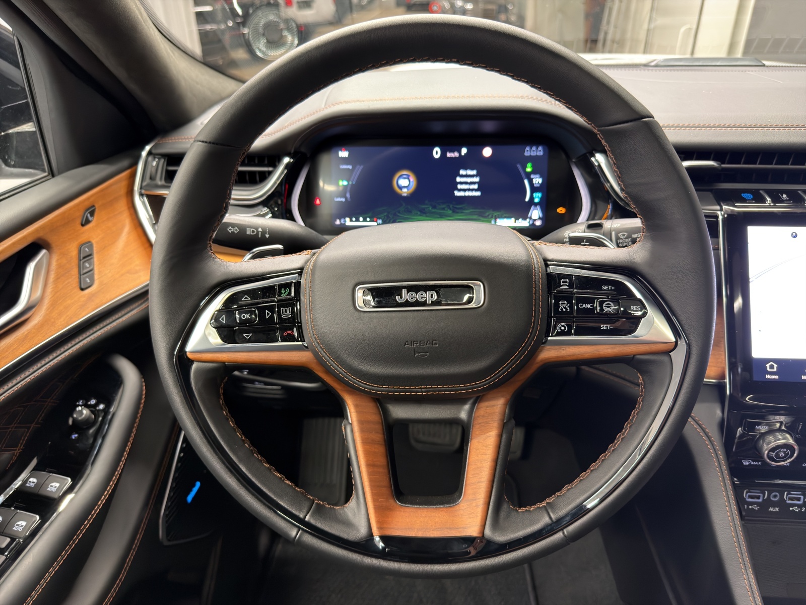 JEEP Grand Cherokee 2.0 Turbo Summit Reserve 4xe-image-14