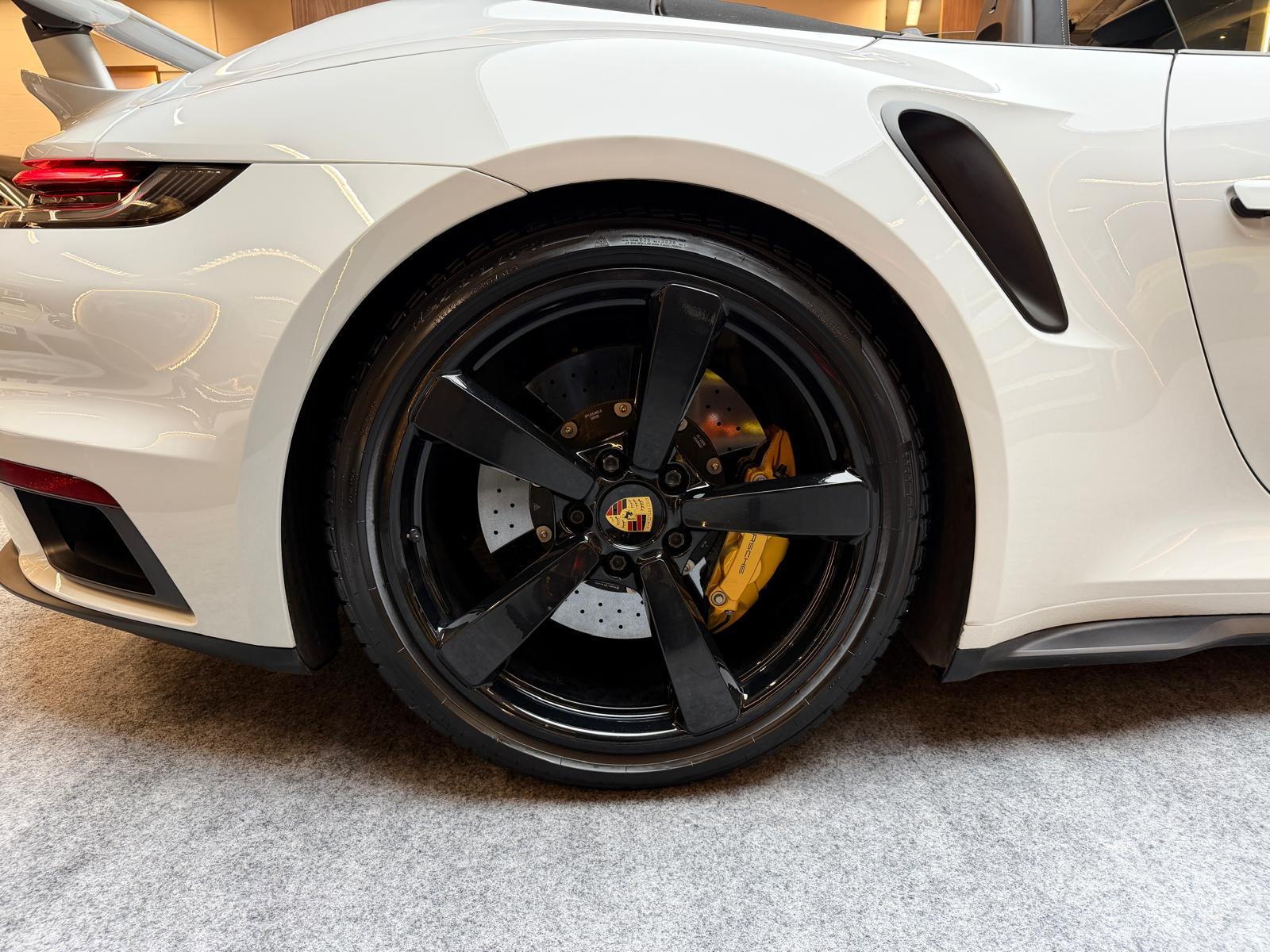 PORSCHE 911 Cabriolet 3.7 Turbo S PDK-image-9