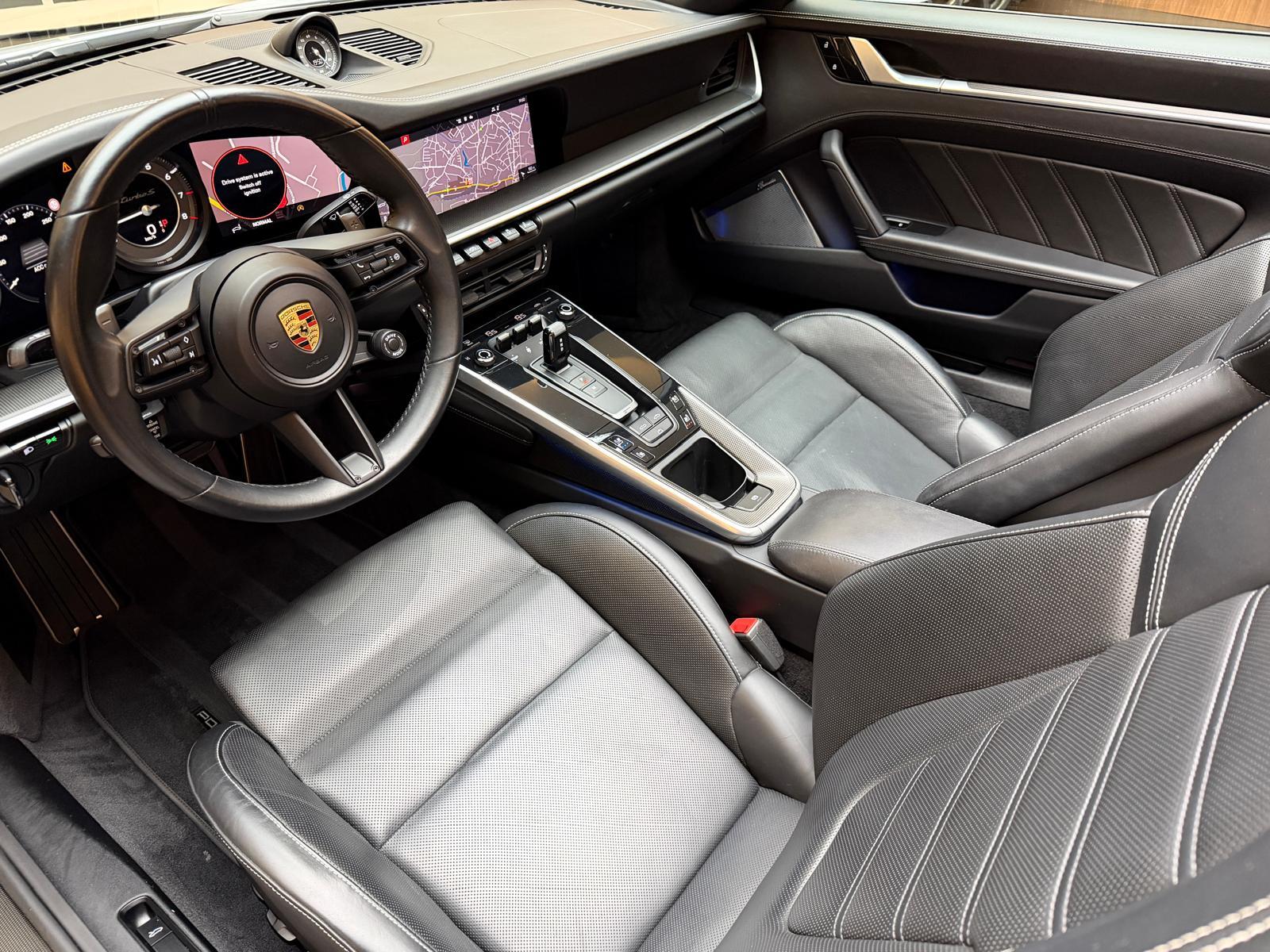 PORSCHE 911 Cabriolet 3.7 Turbo S PDK-image-17