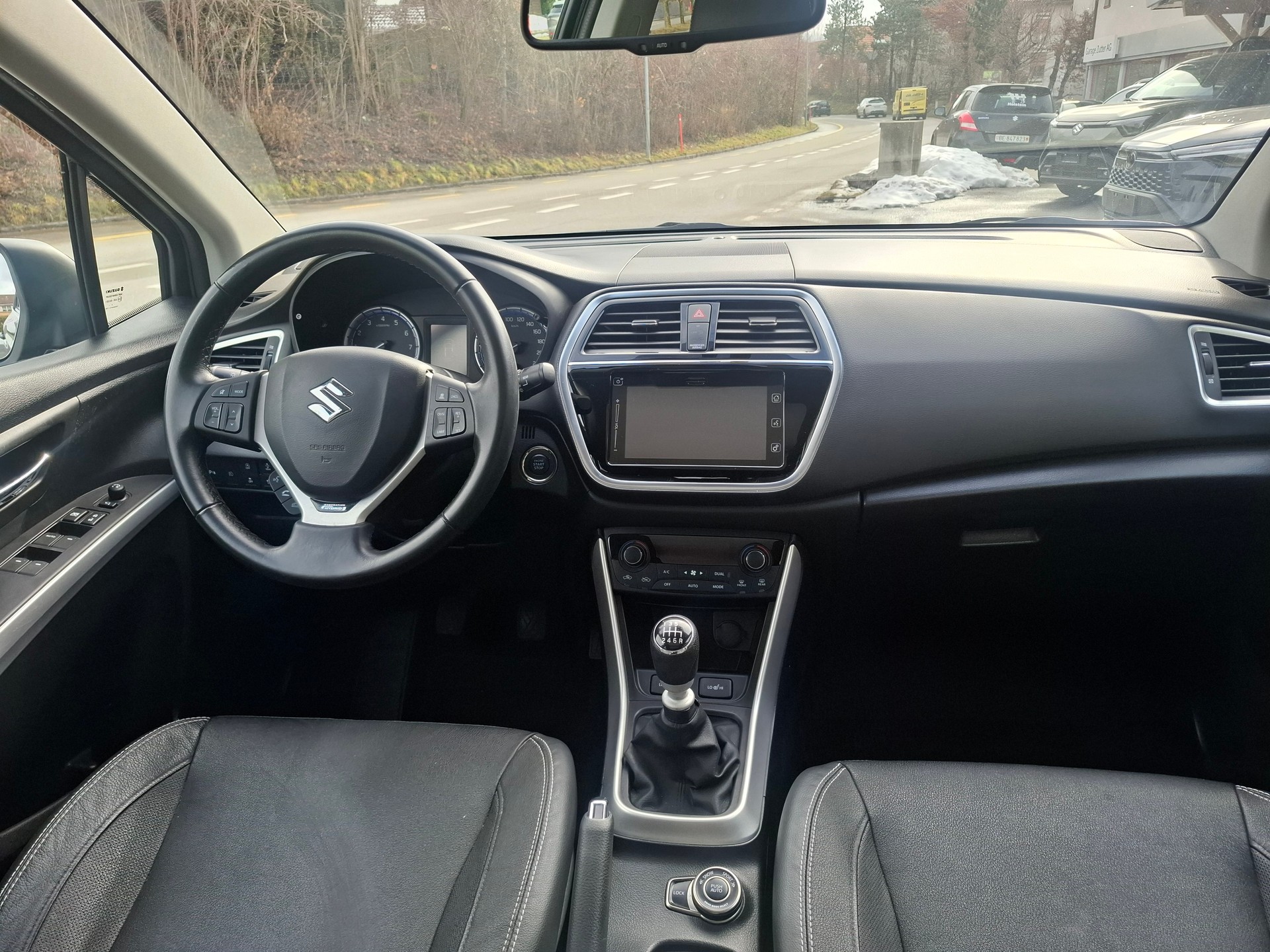 SUZUKI SX4 S-Cross 1.4 16V Generation Top Hybrid 4WD-image-4