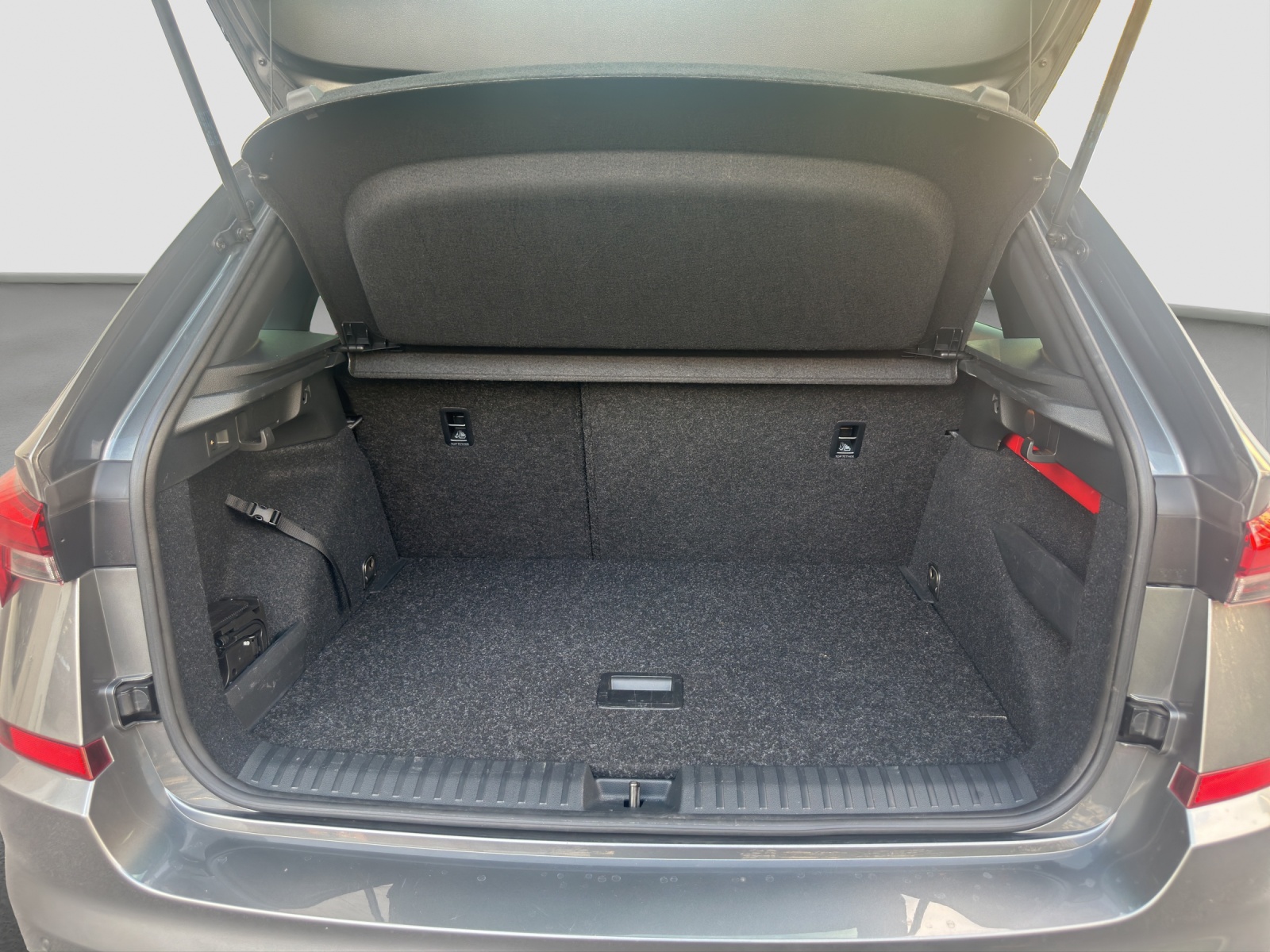 SKODA Kamiq 1.0 TSI Tour DSG-image-9