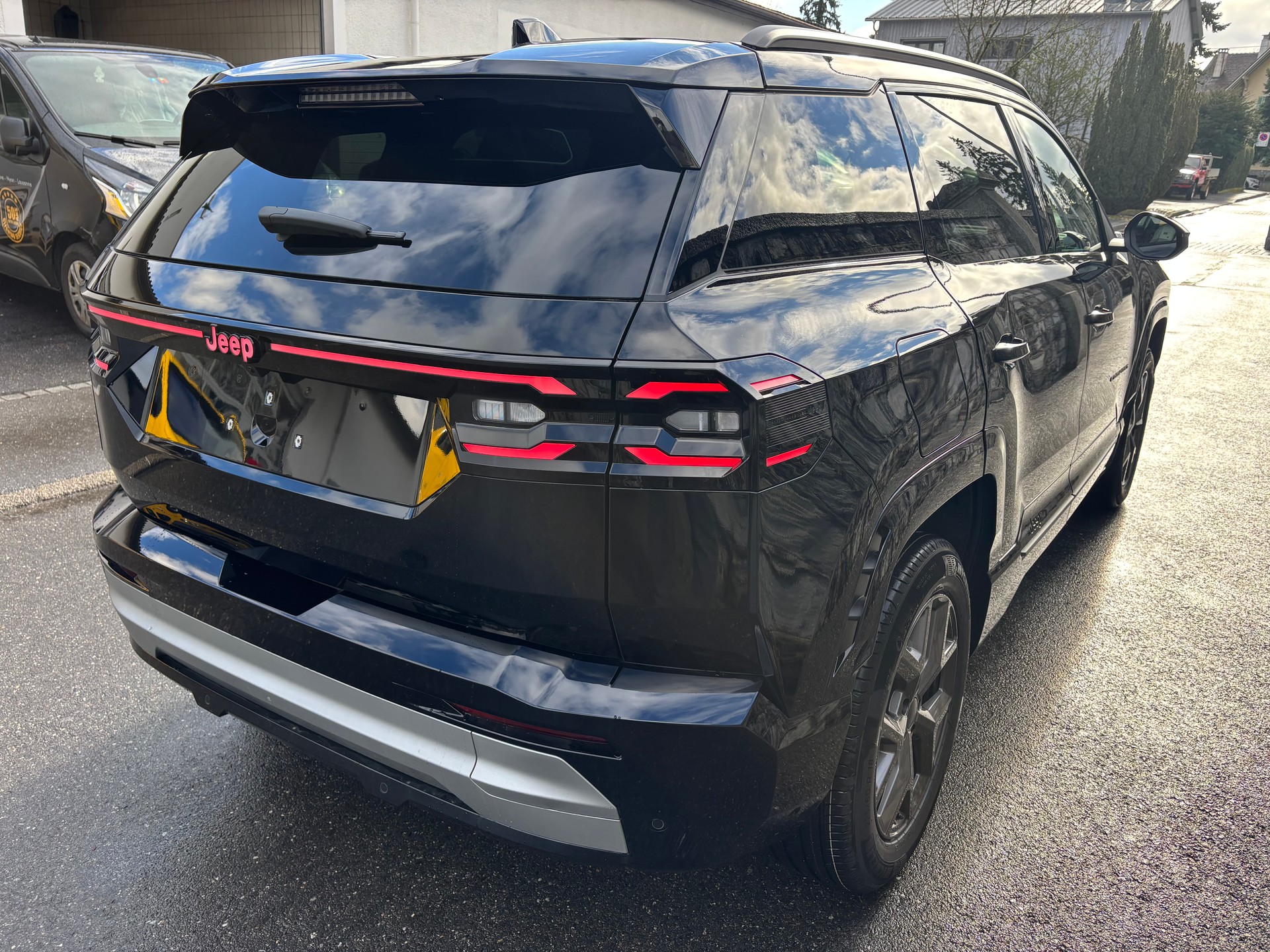 JEEP Compass 1.2 T e-Hybrid First Edition-image-4