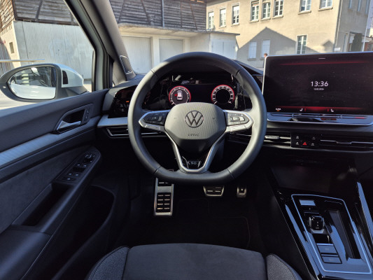 VW Golf 1.5 e TSI Ed 50 DSG-image-12
