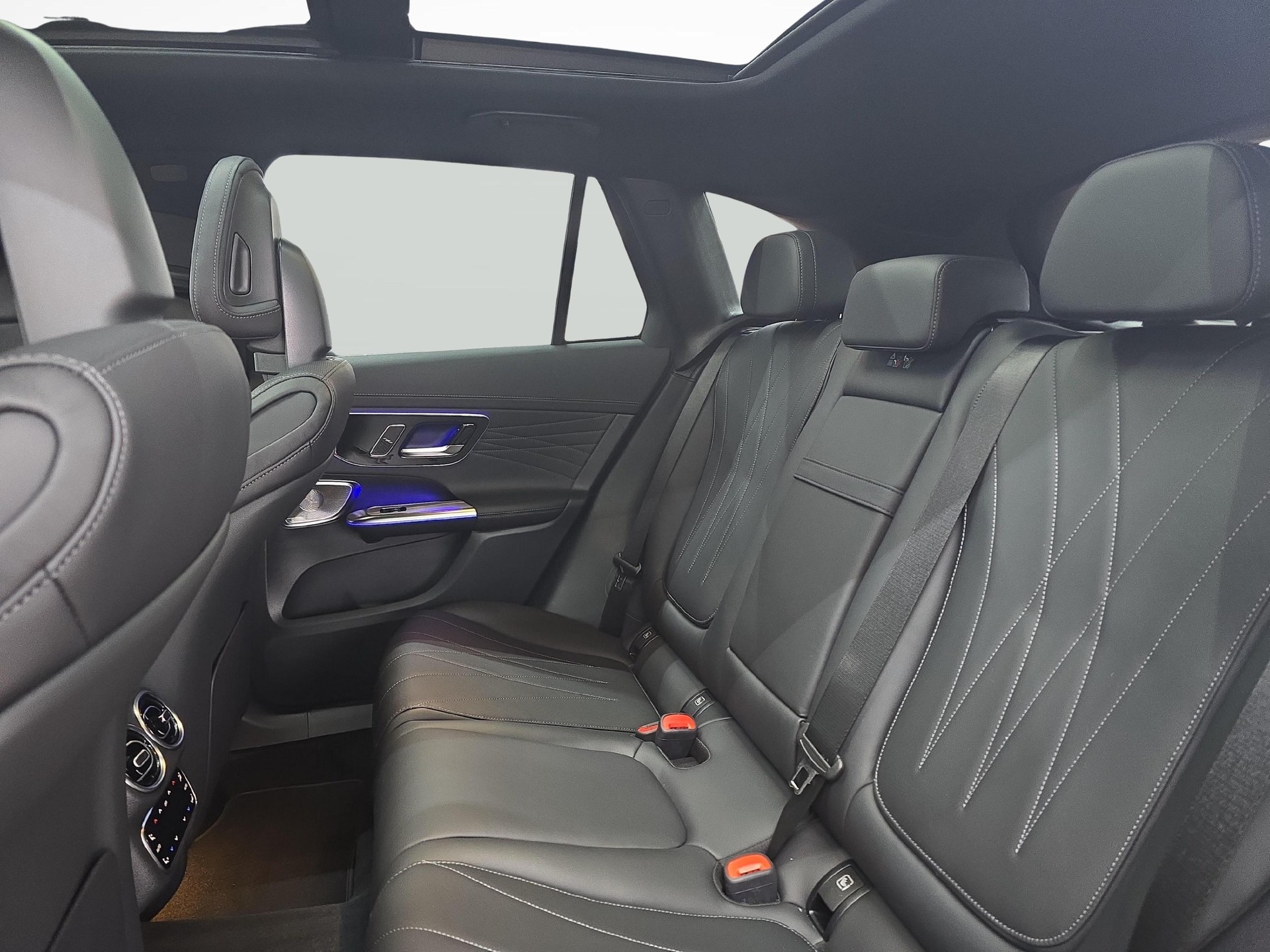 MERCEDES-BENZ GLC 400 e 4MATIC EQ Star AMG Line-image-8