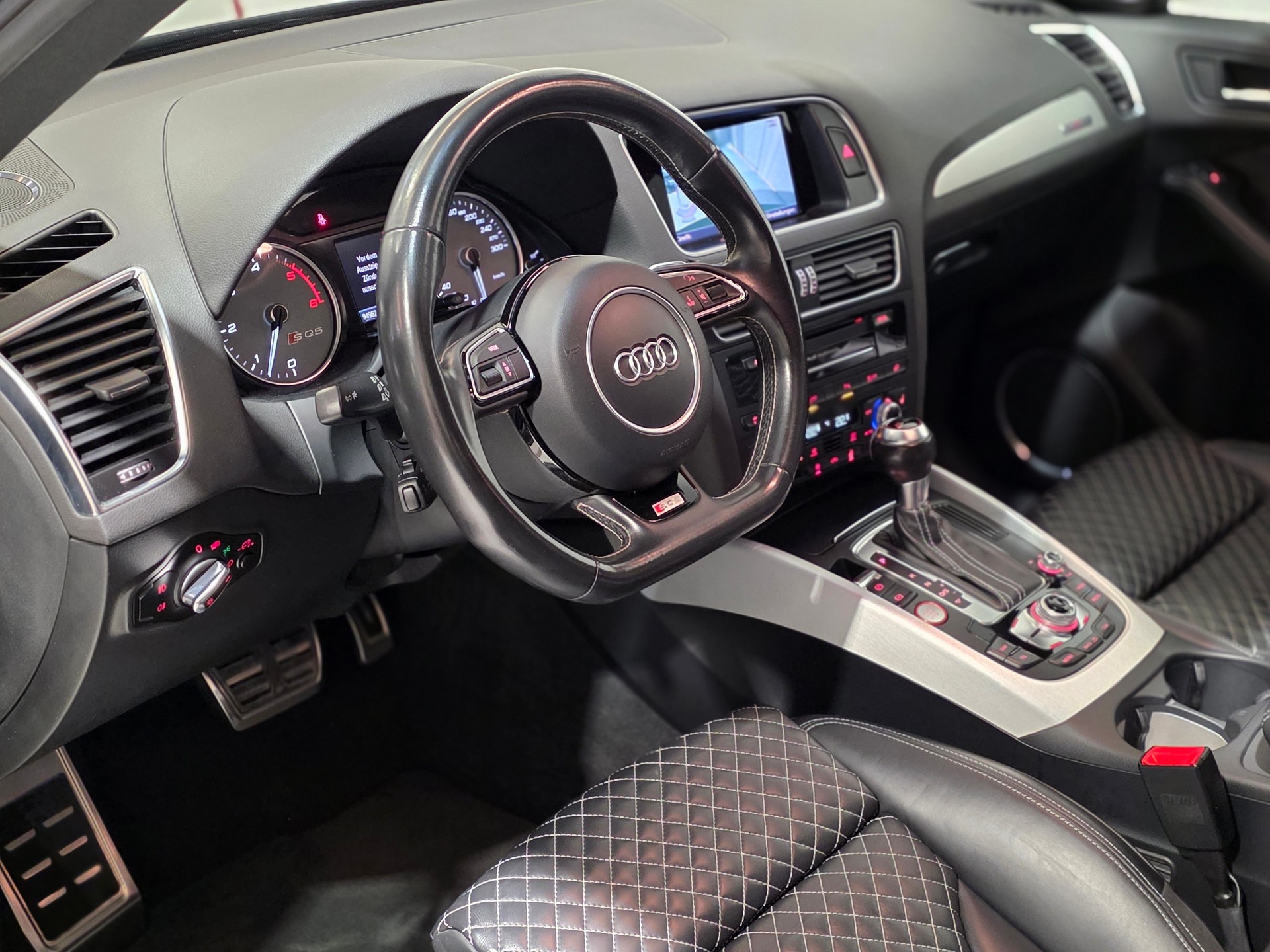 AUDI SQ5 3.0 TDI plus quattro tiptronic-image-6