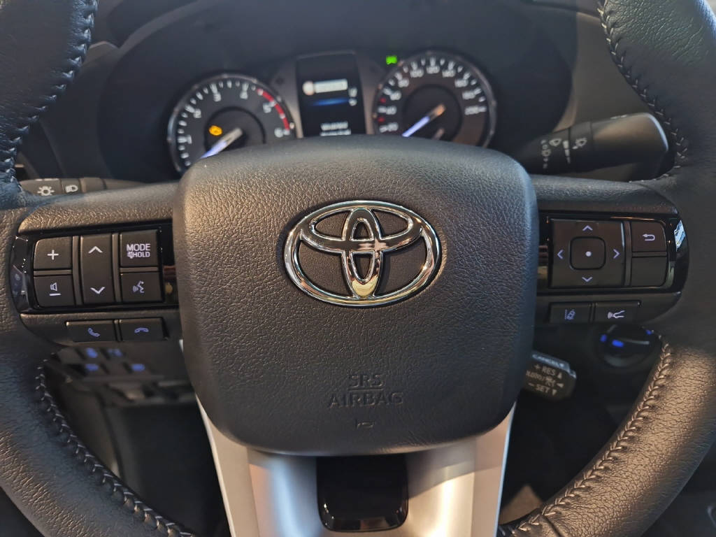 TOYOTA Hilux Double Cab.-Pick-up 2.8 48038/004-image-15