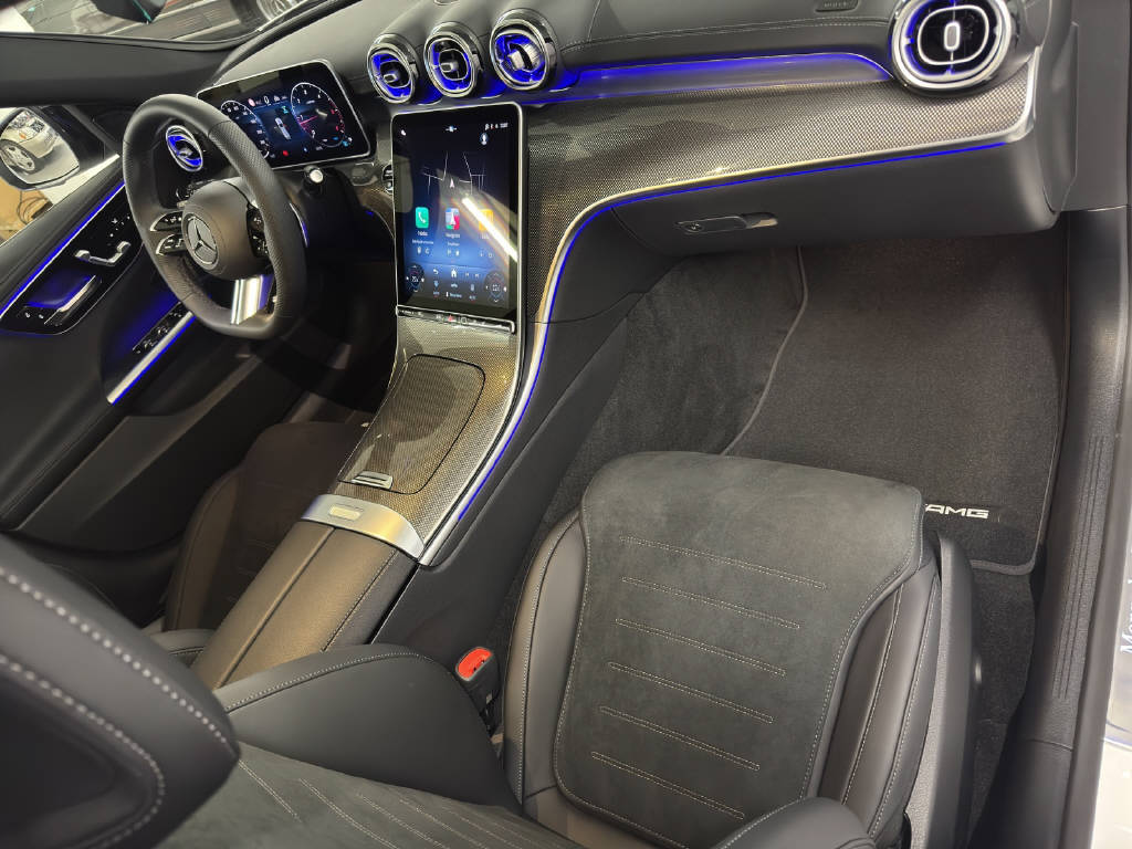 MERCEDES-BENZ C 220 d AMG Line 4Matic Swiss Star T-Modell-image-9