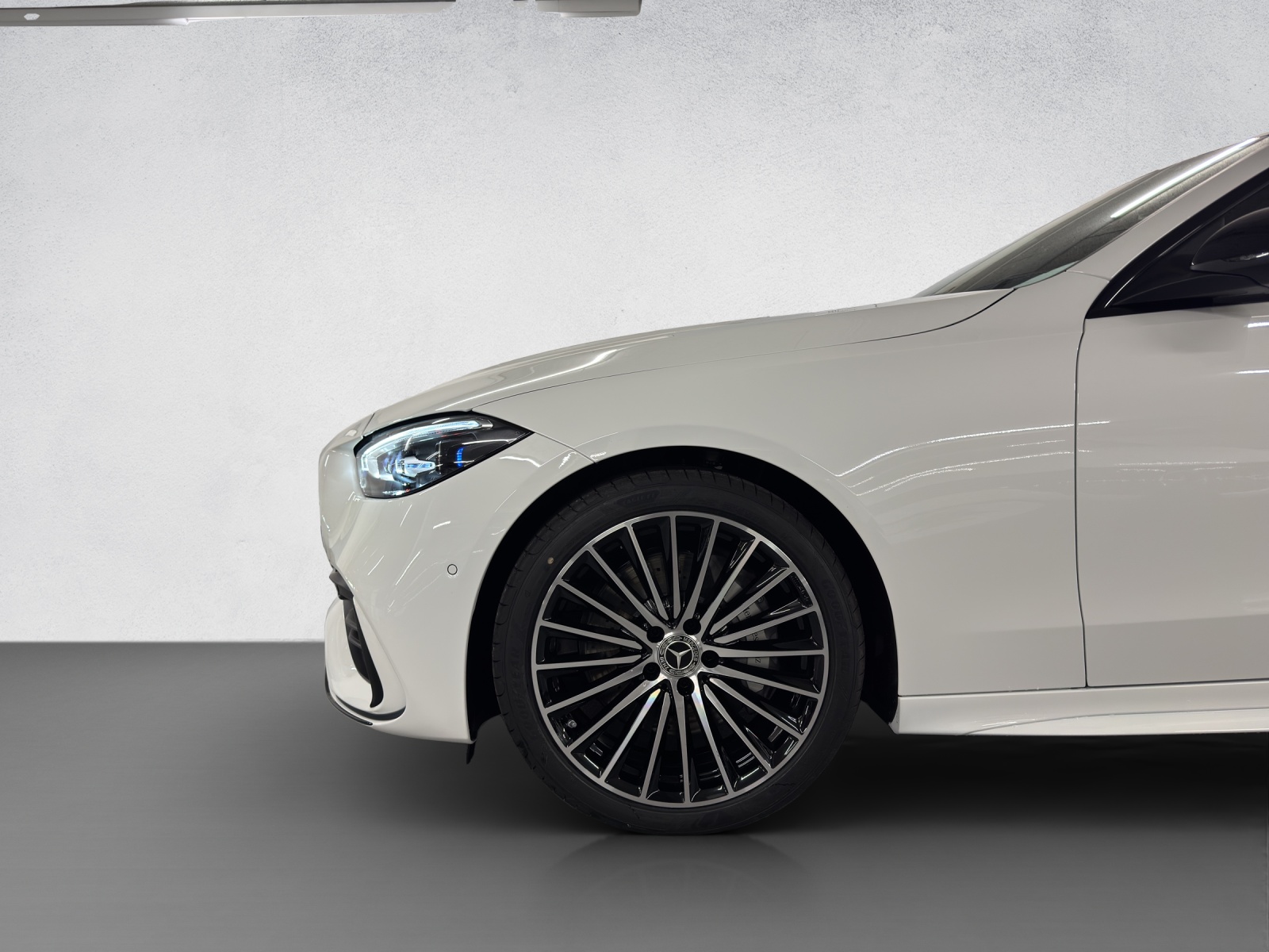 MERCEDES-BENZ C 220 d AMG Line 4Matic Swiss Star T-Modell-image-7