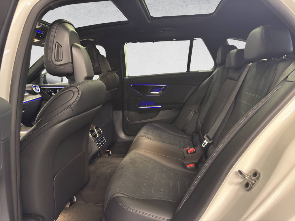 MERCEDES-BENZ C 220 d AMG Line 4Matic Swiss Star T-Modell-image-11