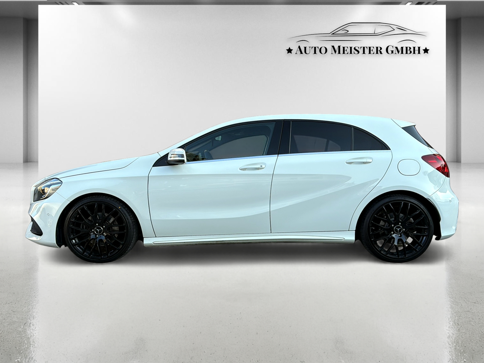 MERCEDES-BENZ A 220 d AMG Line 4Matic 7G-DCT-image-1