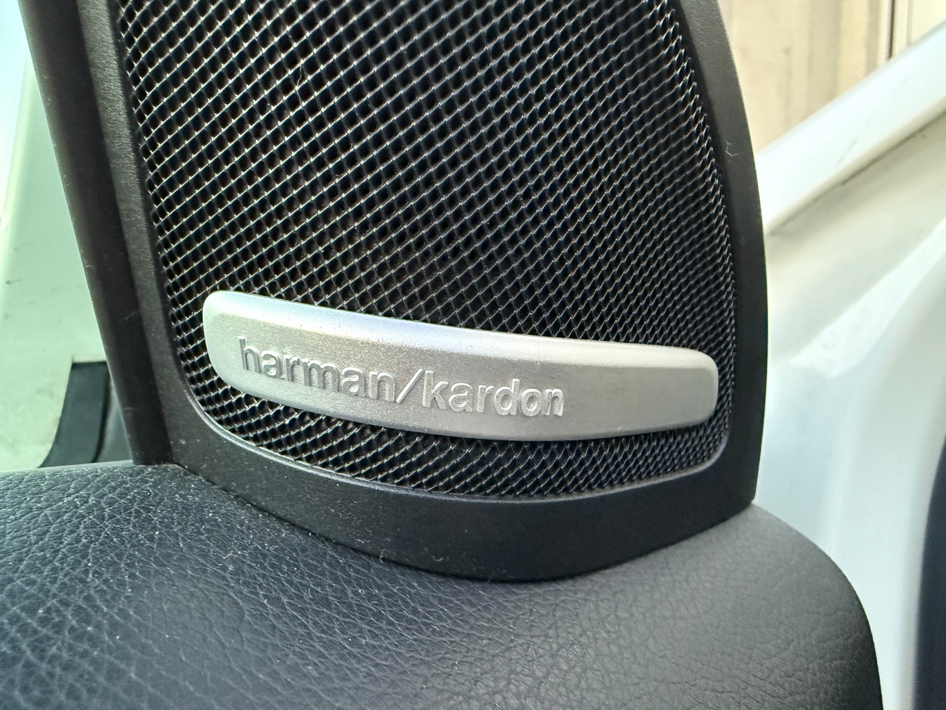 MERCEDES-BENZ A 220 d AMG Line 4Matic 7G-DCT-image-10