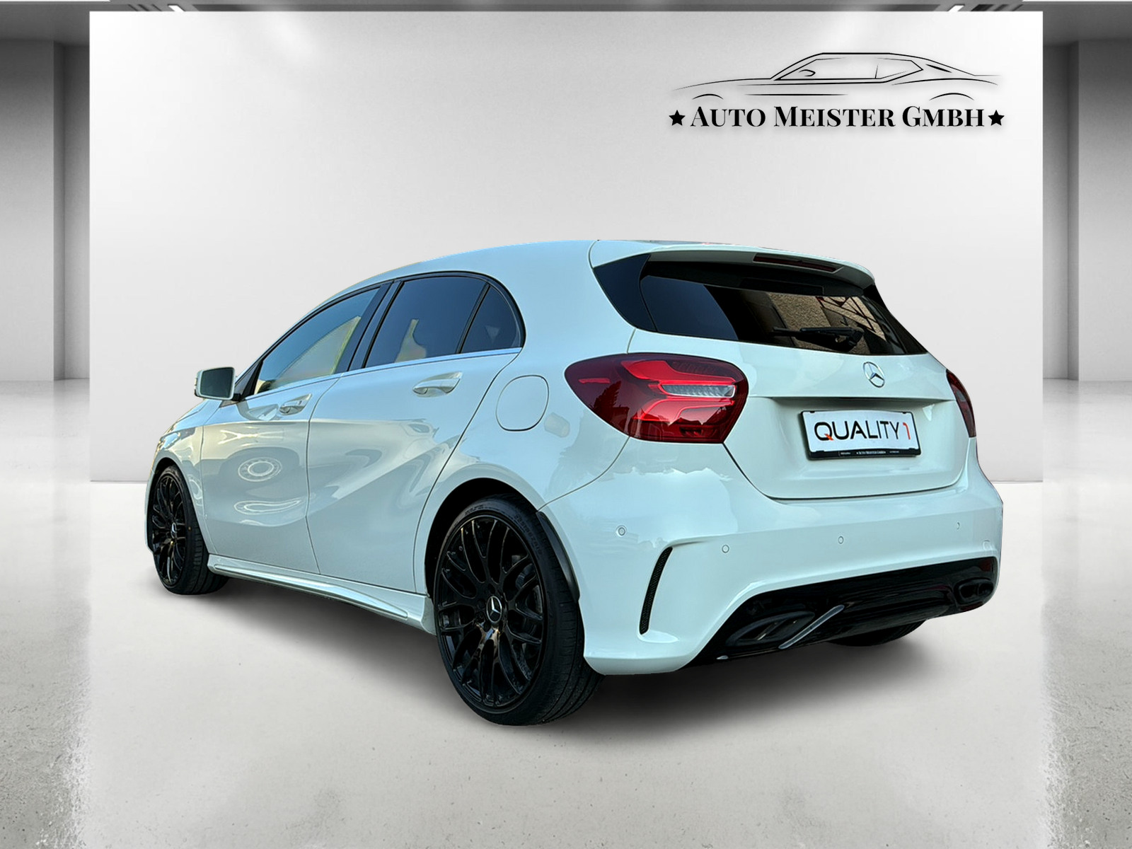 MERCEDES-BENZ A 220 d AMG Line 4Matic 7G-DCT-image-2