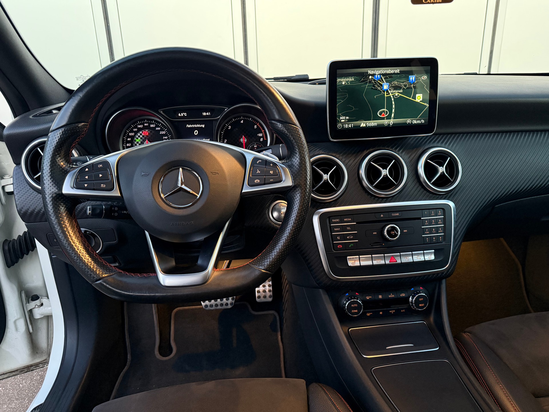 MERCEDES-BENZ A 220 d AMG Line 4Matic 7G-DCT-image-6