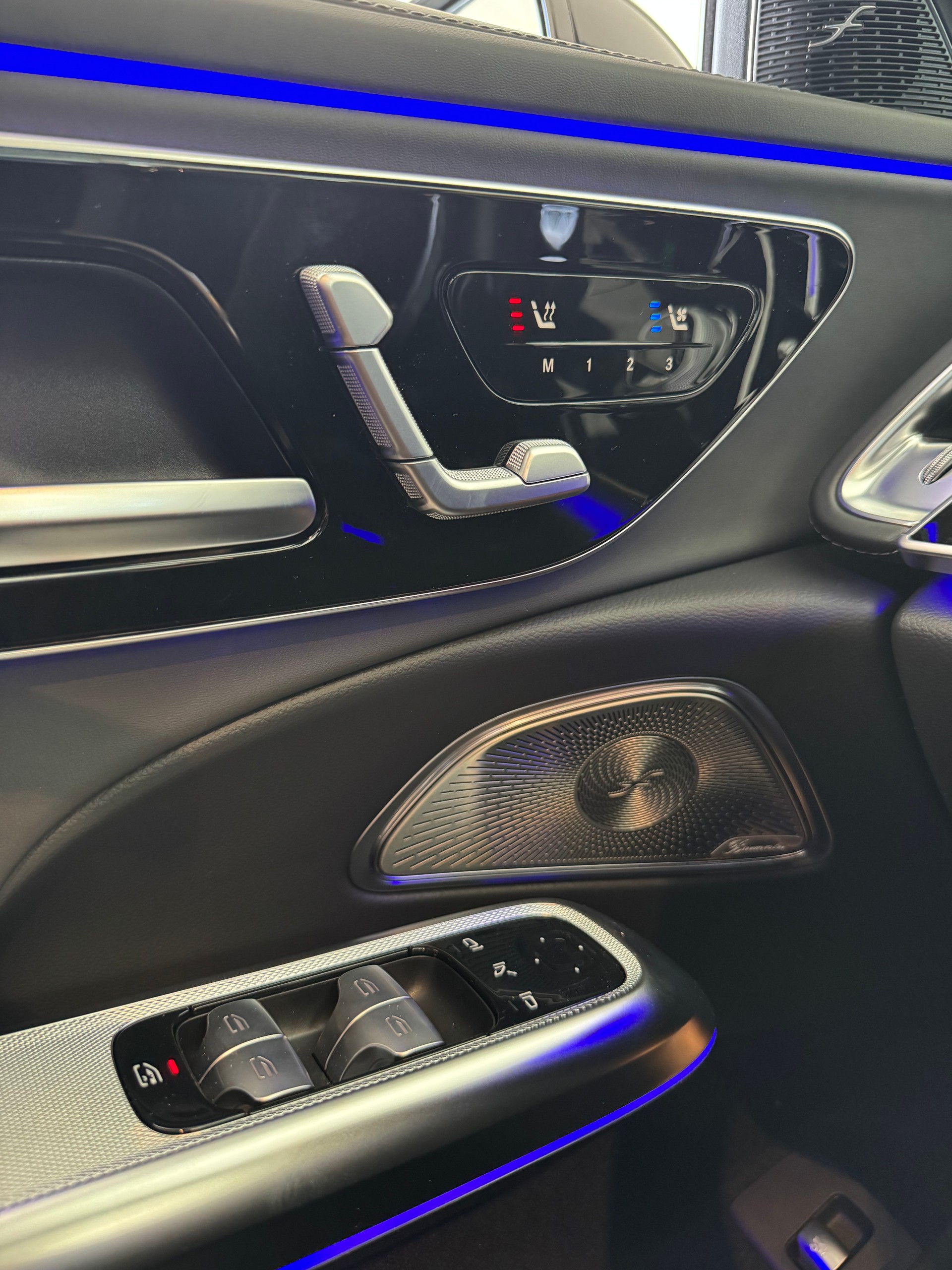 MERCEDES-BENZ E 220 d 4Matic-image-5