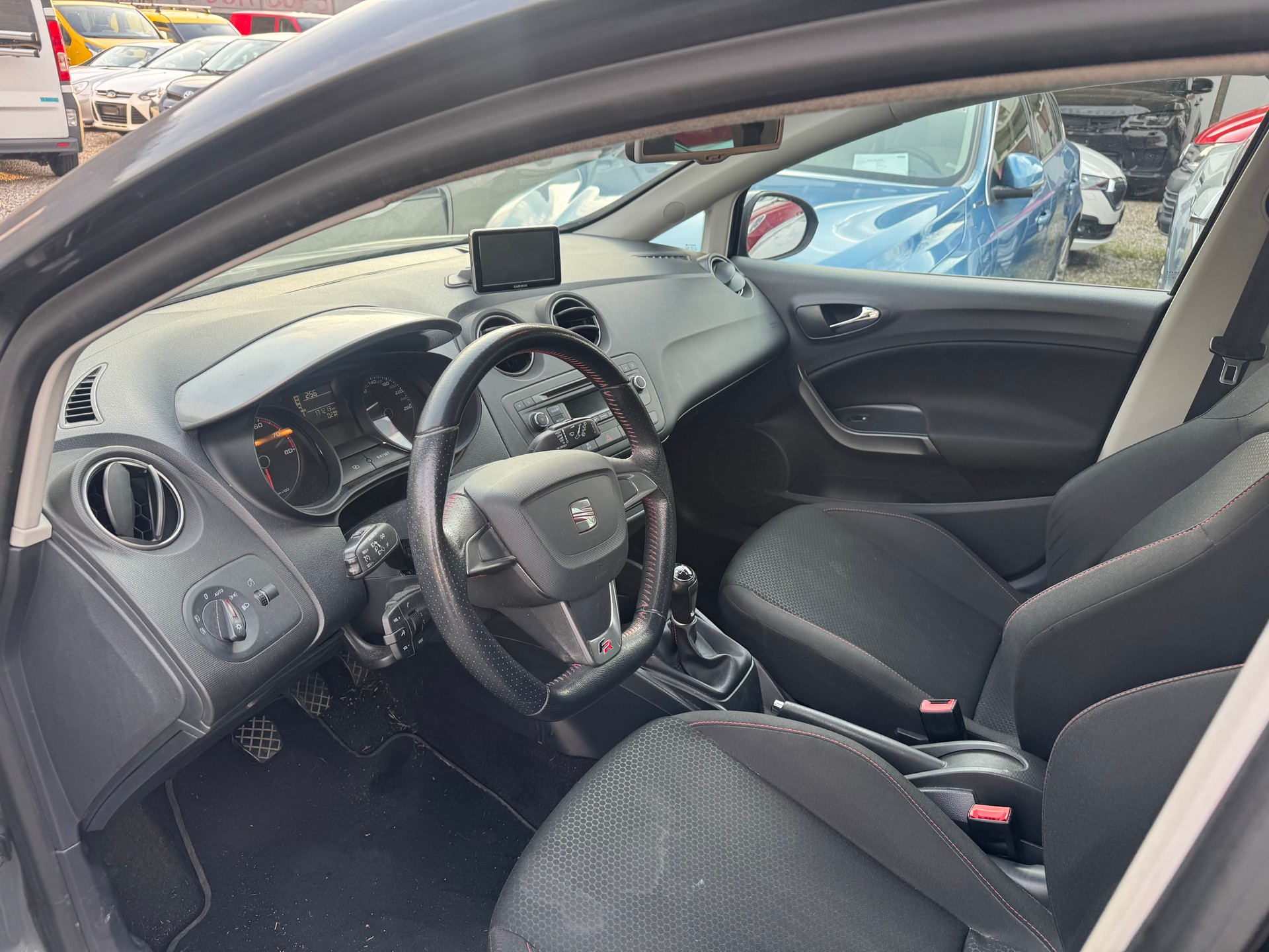 SEAT Ibiza 1.2 TSI FR Viva-image-2