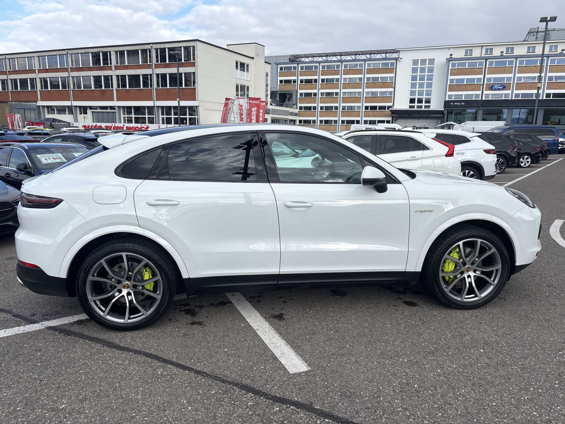 PORSCHE Cayenne Coupé E-Hybrid 462PS Automat-image-12
