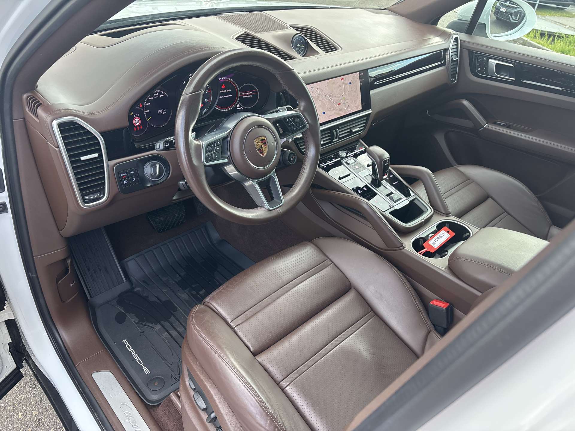PORSCHE Cayenne Coupé E-Hybrid 462PS Automat-image-5