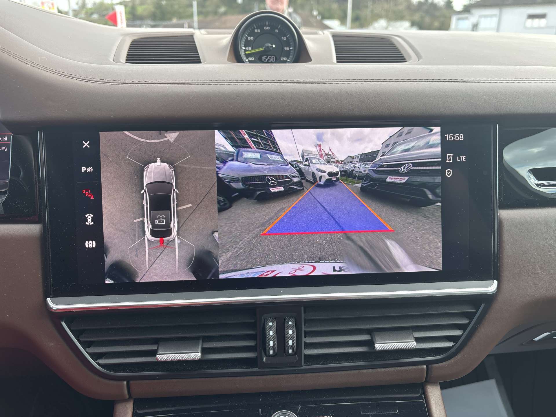 PORSCHE Cayenne Coupé E-Hybrid 462PS Automat-image-9