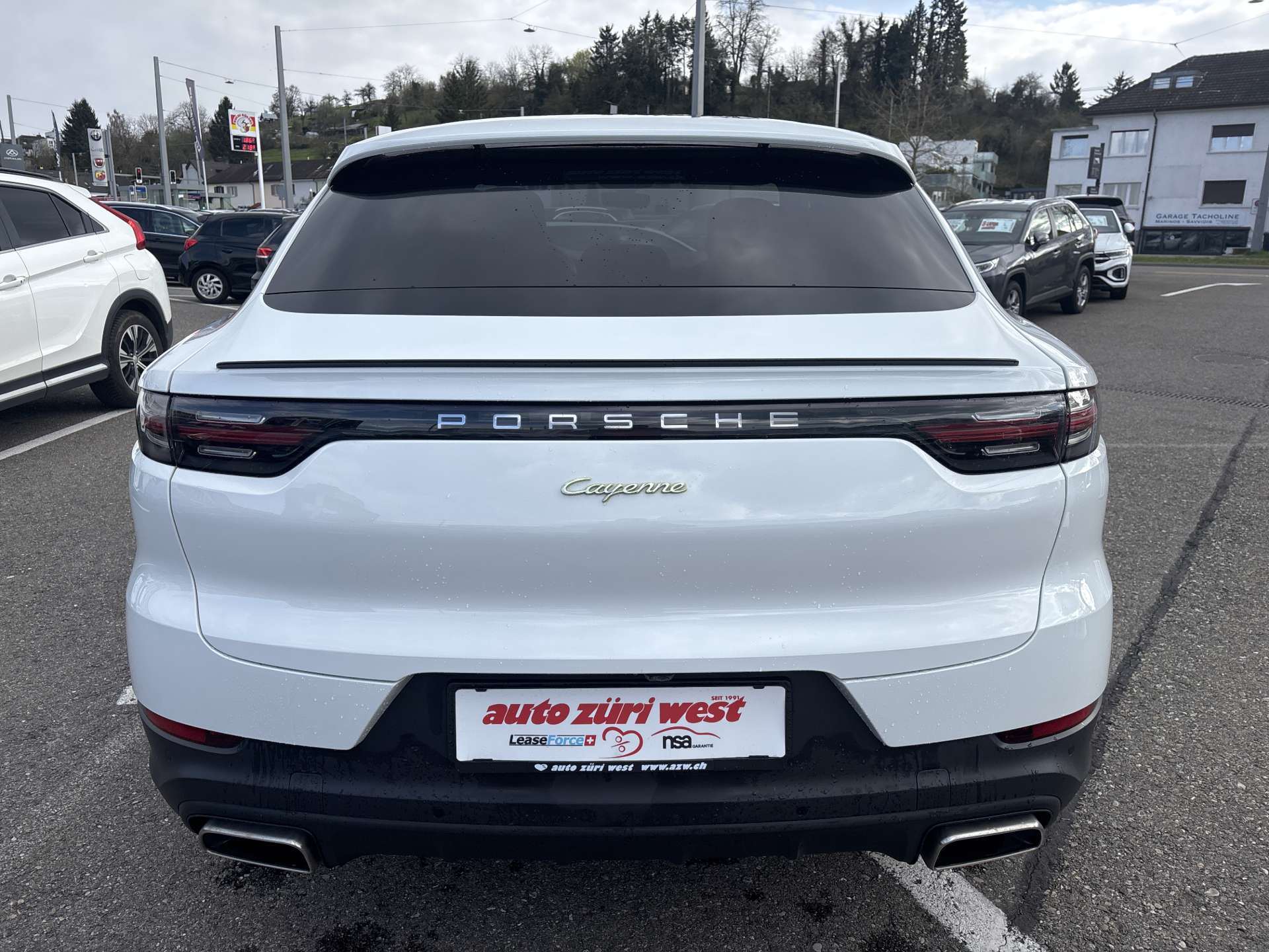 PORSCHE Cayenne Coupé E-Hybrid 462PS Automat-image-11