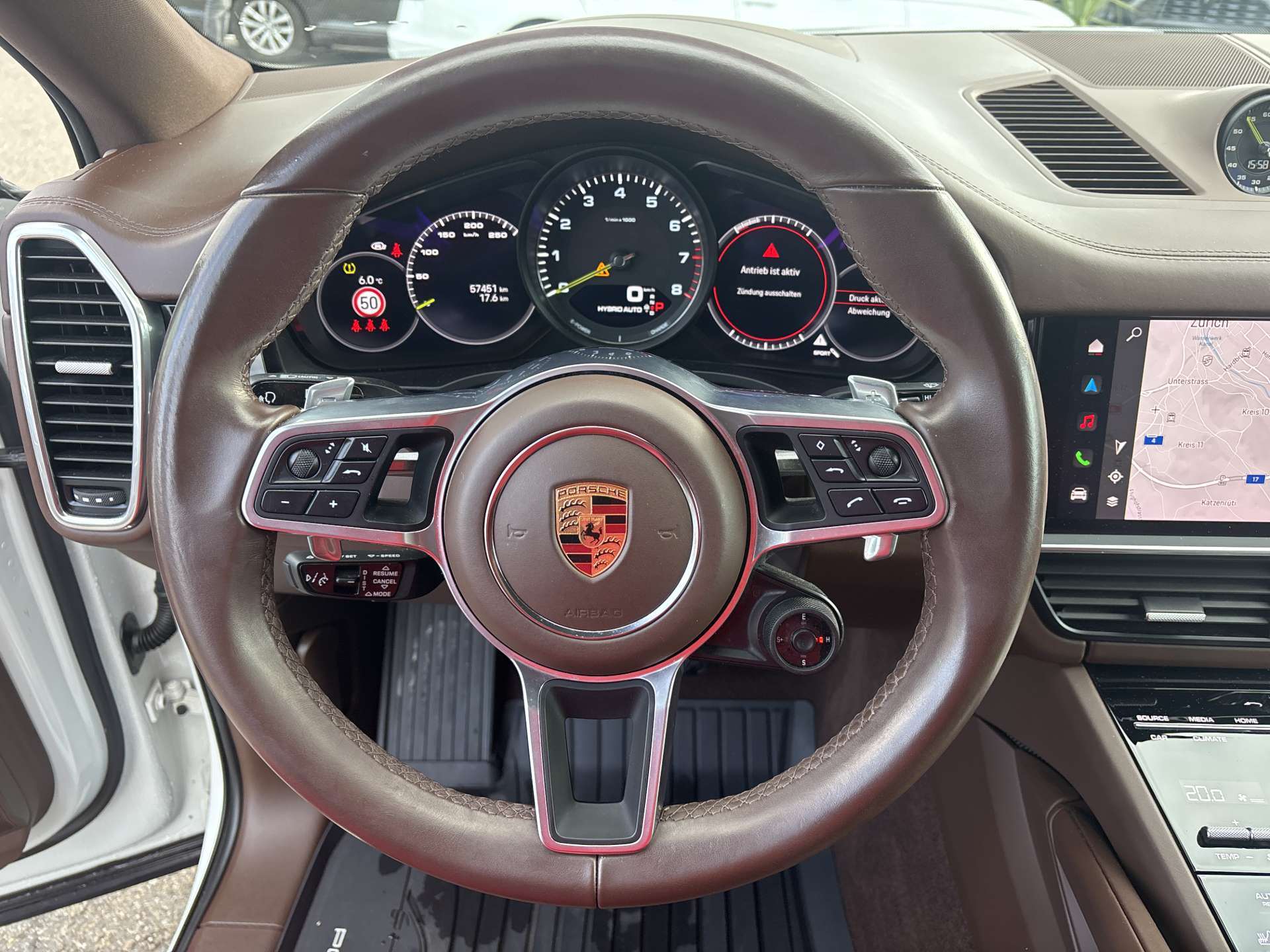PORSCHE Cayenne Coupé E-Hybrid 462PS Automat-image-15