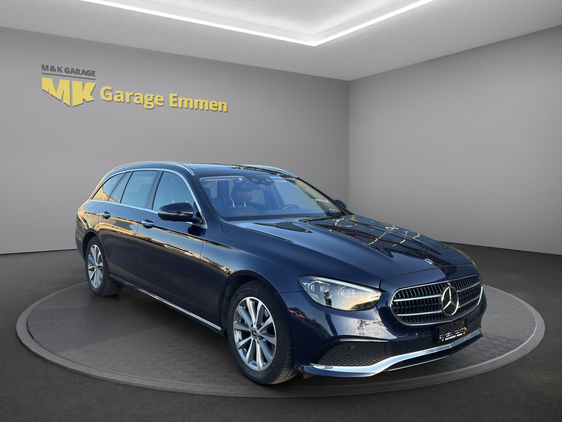 MERCEDES-BENZ E 220 d T 4Matic 9G-Tronic-image-6