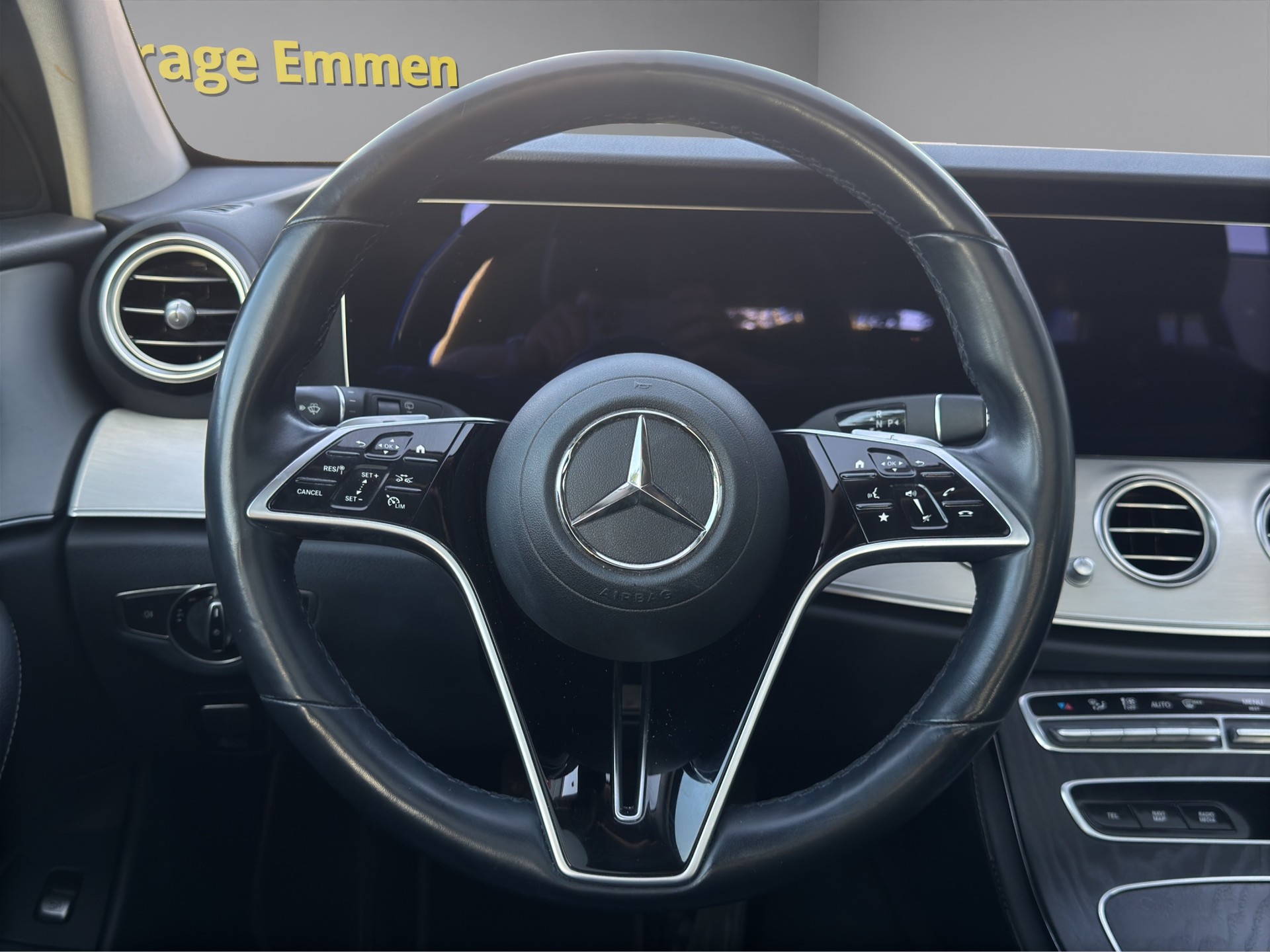MERCEDES-BENZ E 220 d T 4Matic 9G-Tronic-image-12