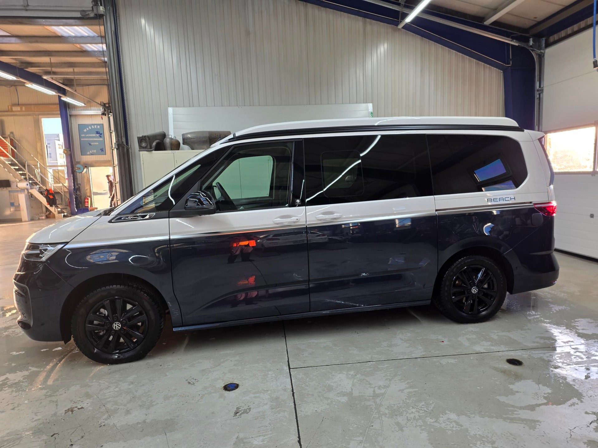 VW California 2.0 TDI Beach Tour-image-1